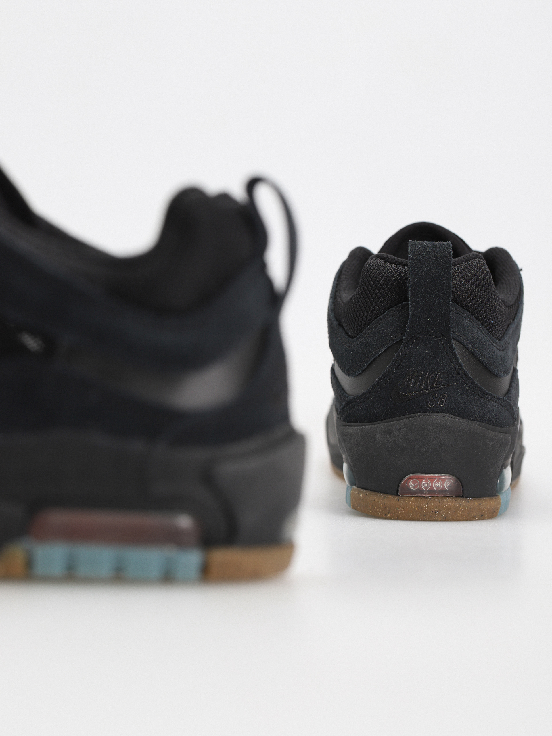 Boty Nike SB Air Max Ishod (black/black anthracite black)