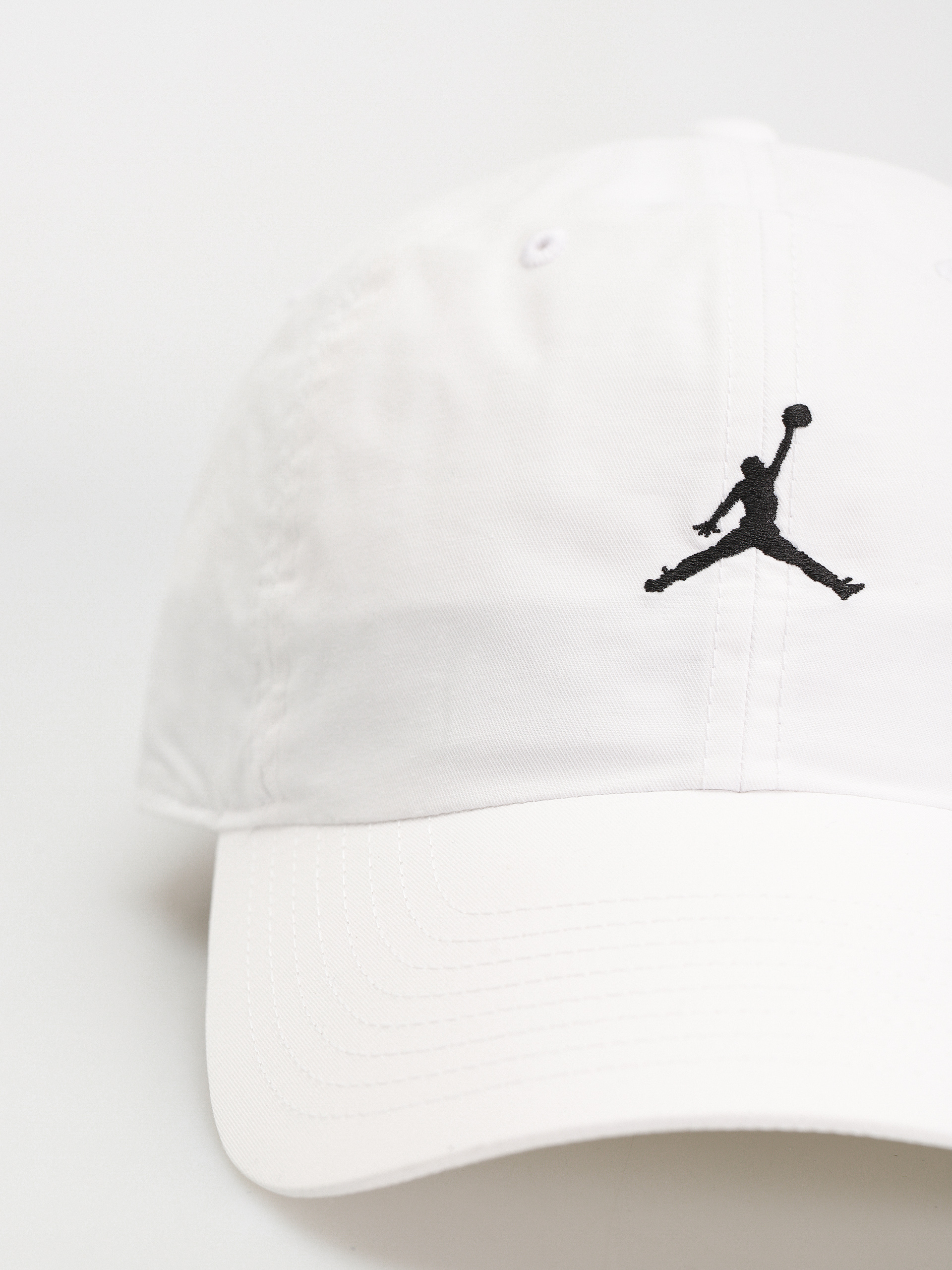 Kšiltovka Nike SB Club Cap (white/black)