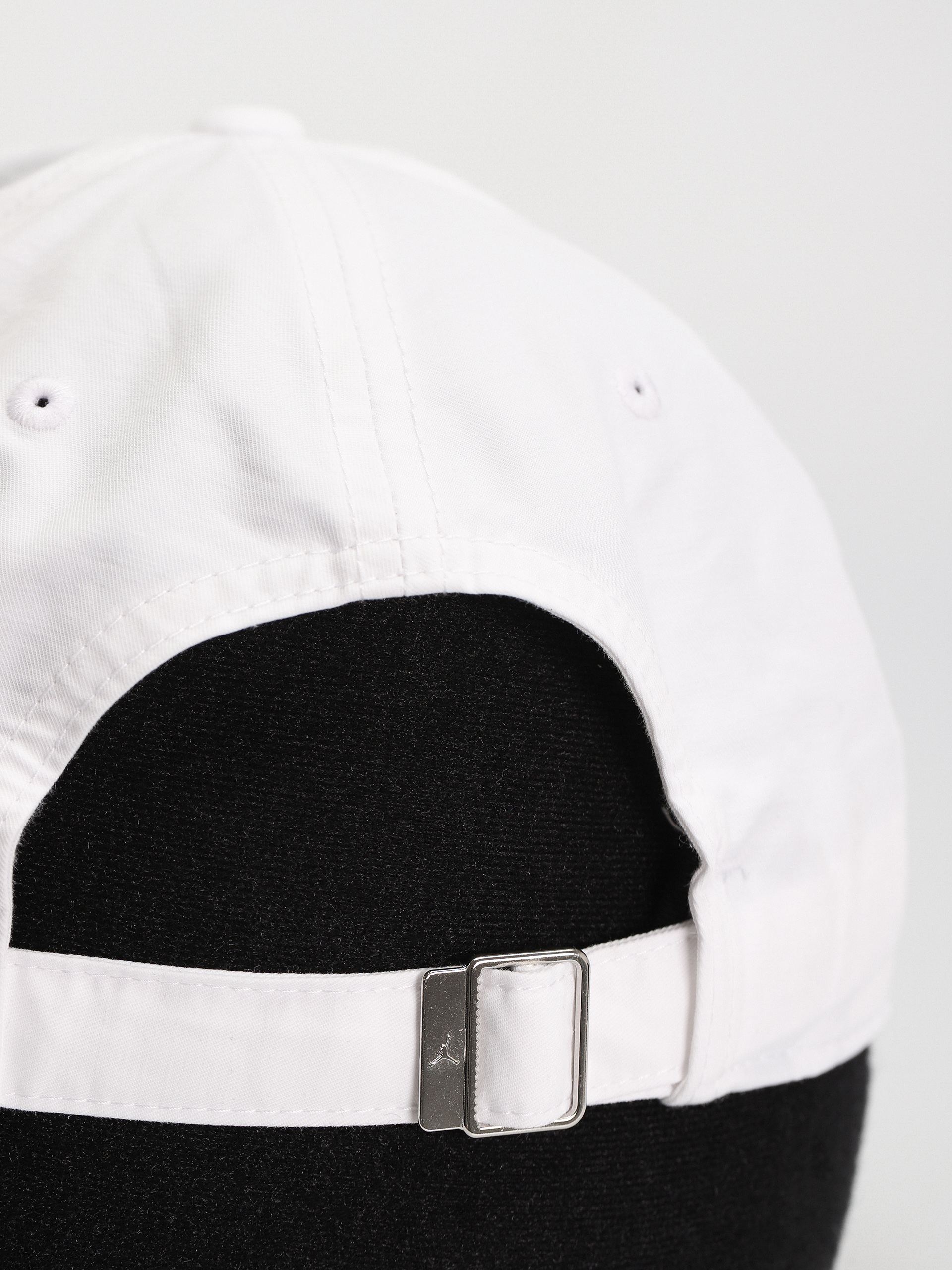Kšiltovka Nike SB Club Cap (white/black)