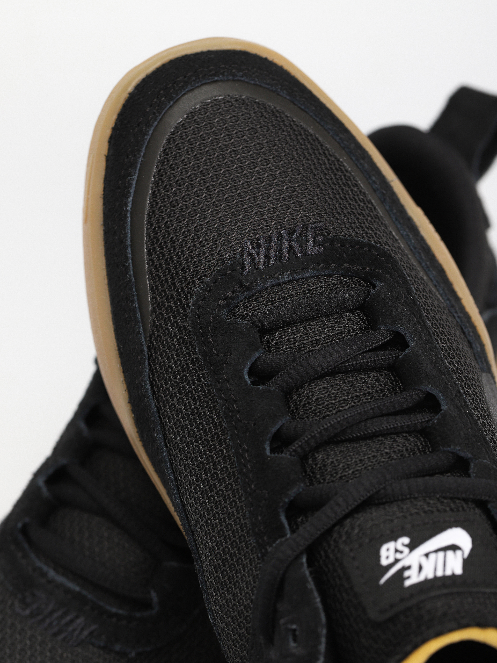 Boty Nike SB Day One JR (black/black gum light brown white)