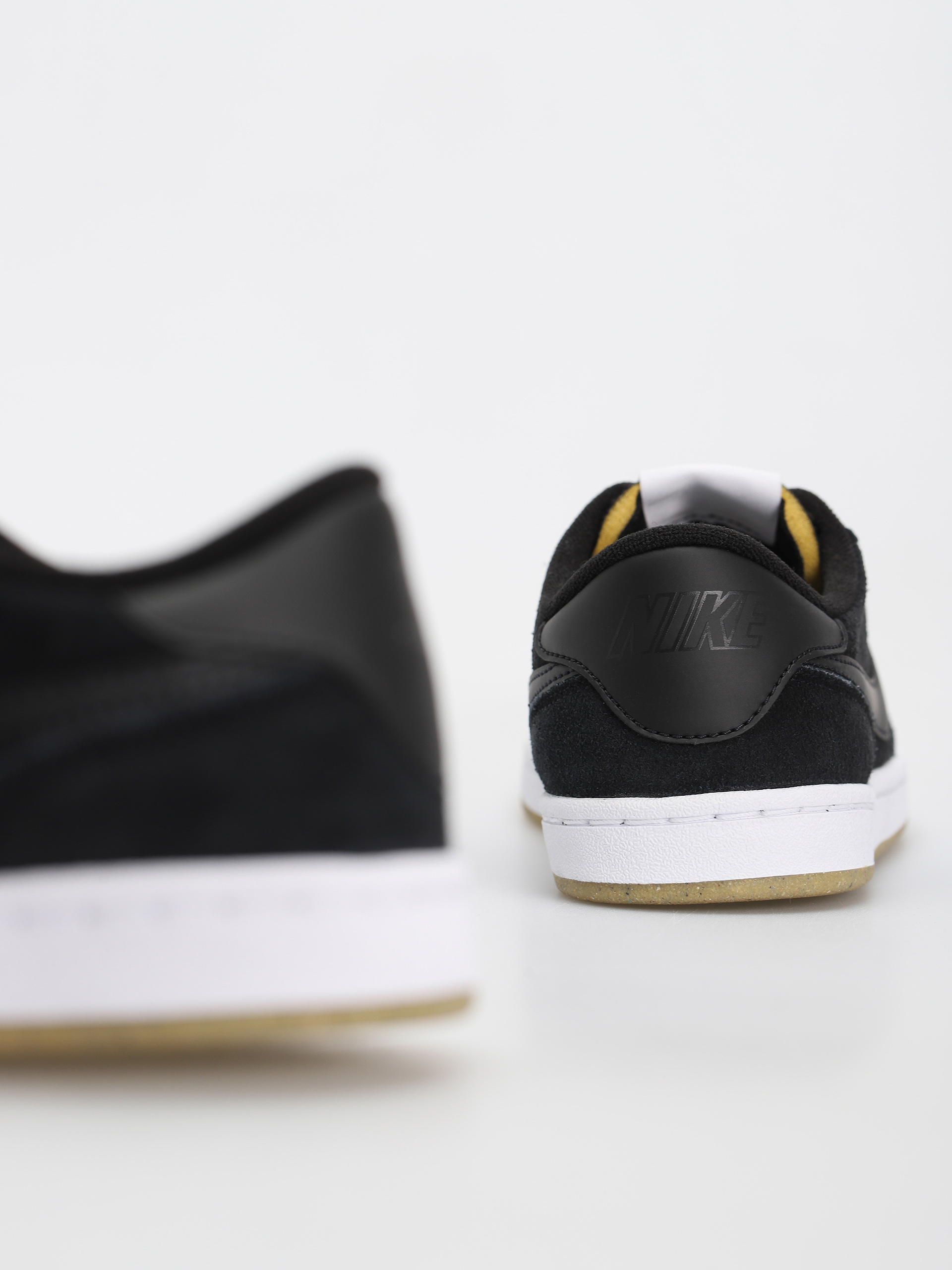 Boty Nike SB FC Classic (black/black white vivid orange)