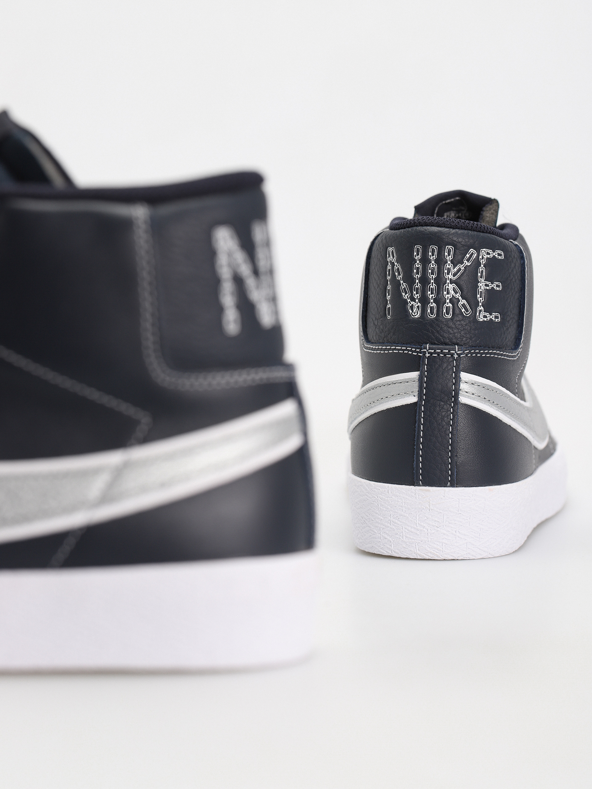 Boty Nike SB Zoom Blazer Mid Mason Silva QS (dark obsidian/metallic silver white)