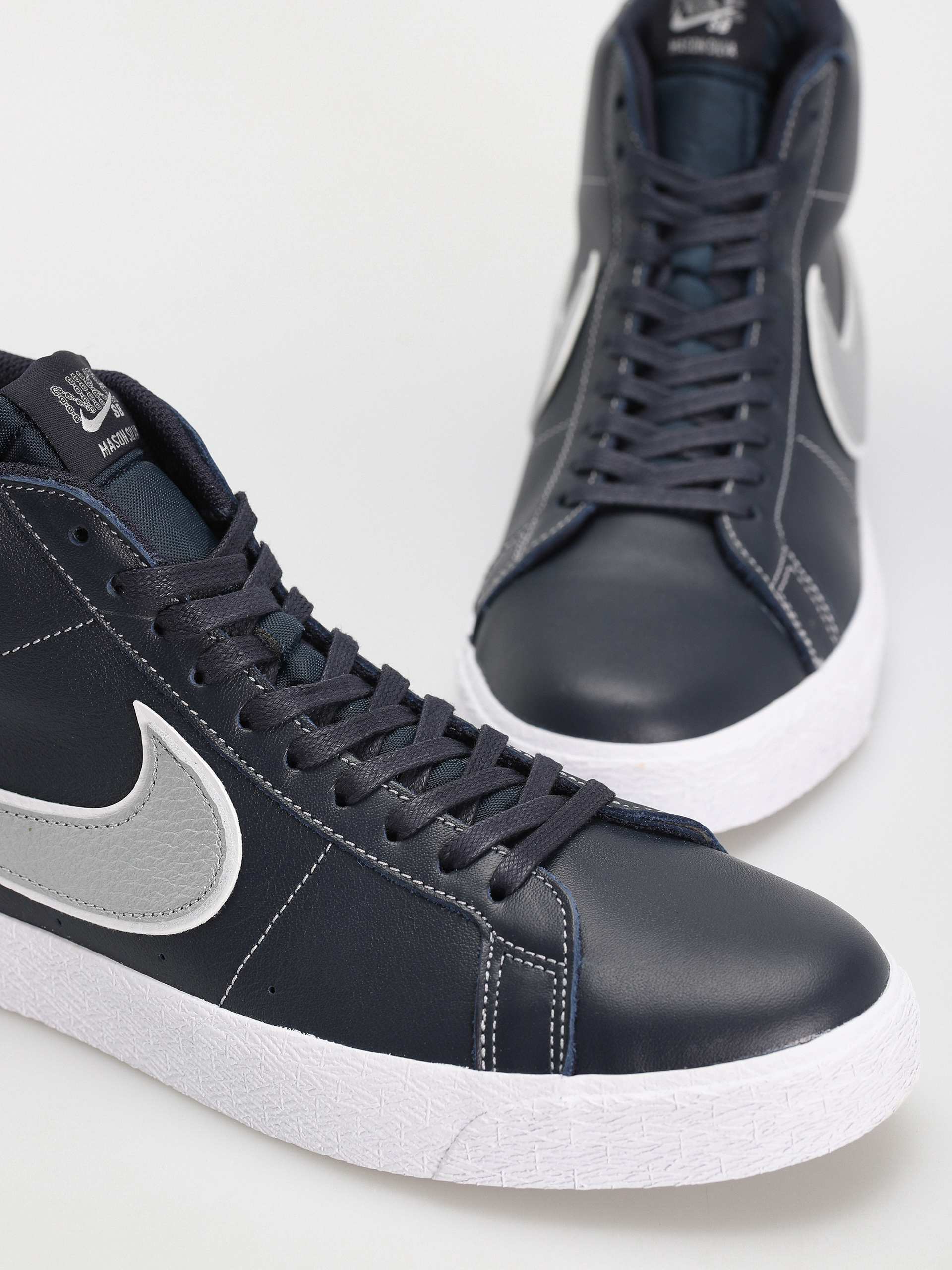 Boty Nike SB Zoom Blazer Mid Mason Silva QS (dark obsidian/metallic silver white)