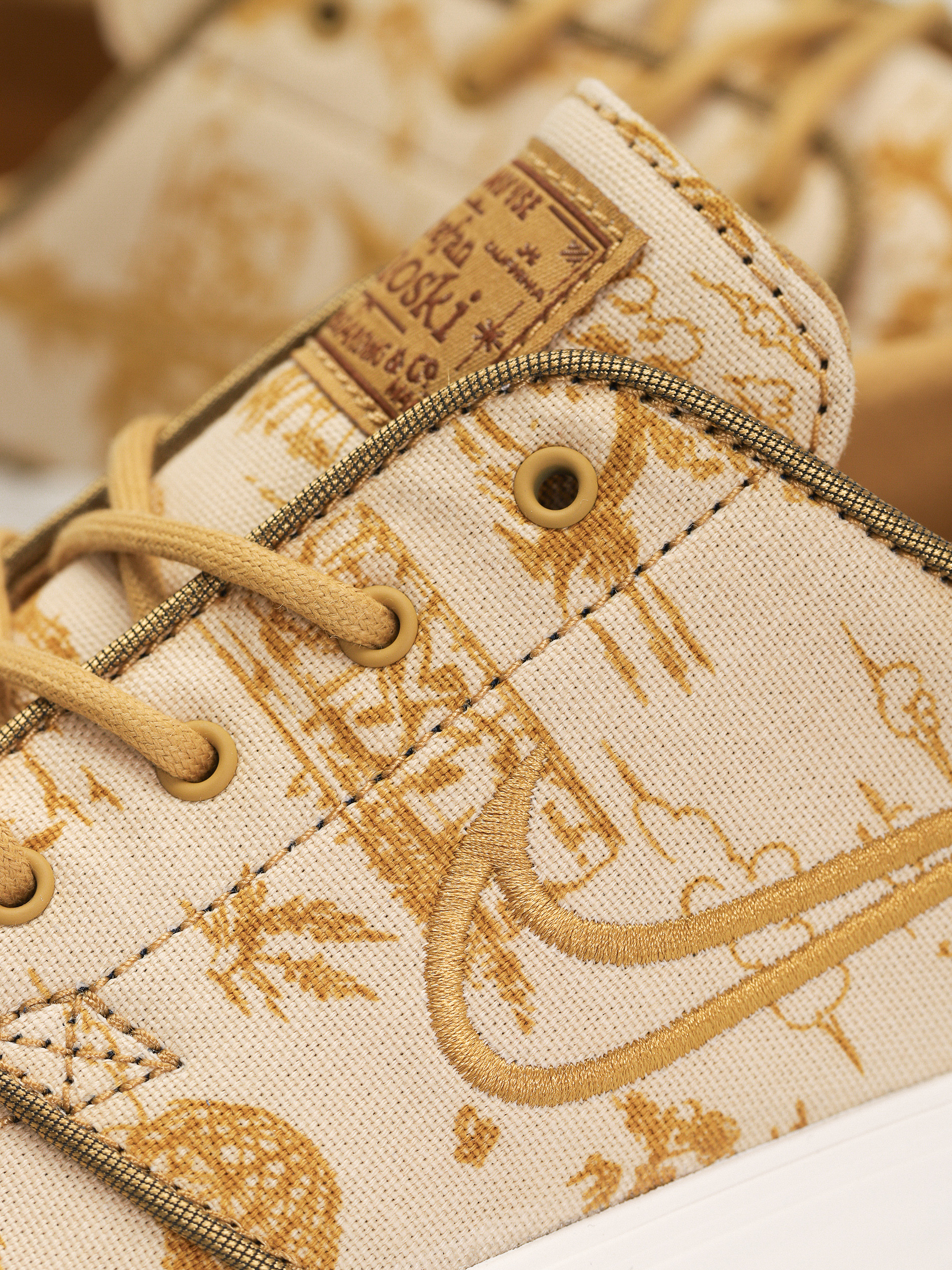 Boty Nike SB Zoom Janoski Og+ Premium (sesame/flt gold bronzine sail)