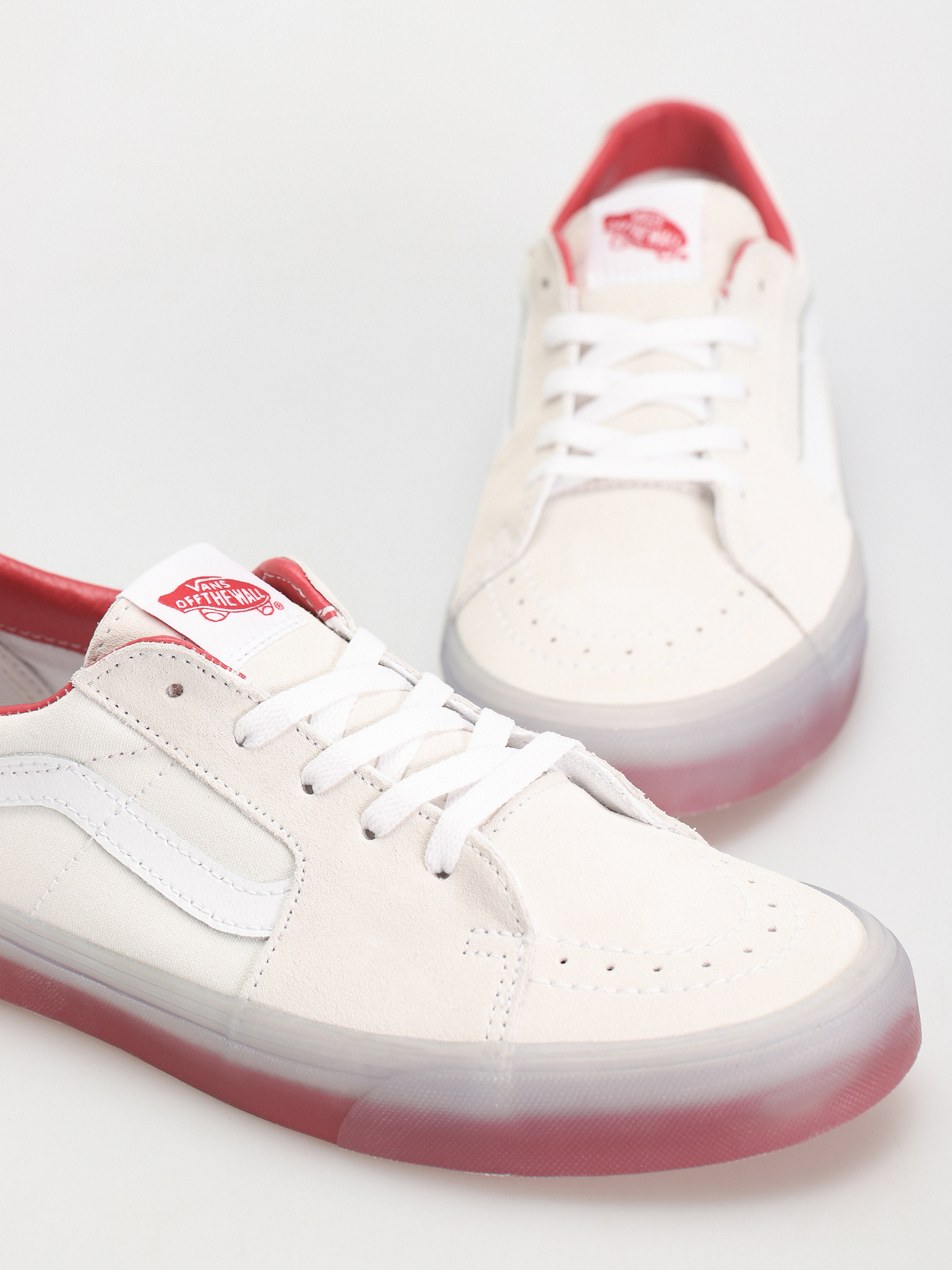 Boty Vans Sk8 Low (translucent sidewall white/red)