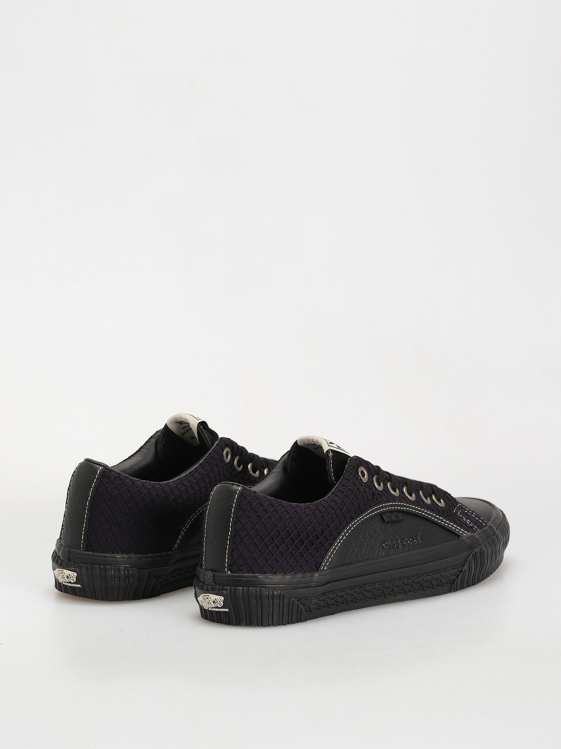 Boty Vans X Pass Port Skate Lampin (pass-port black/purple)