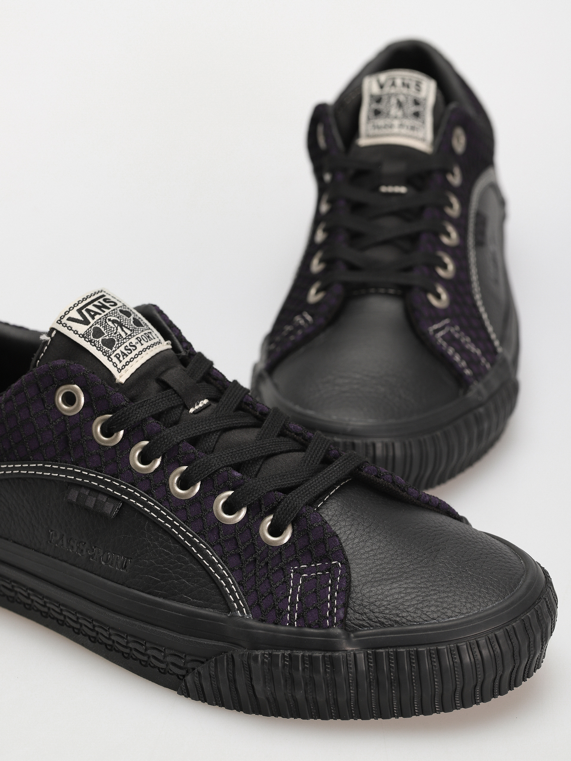 Boty Vans X Pass Port Skate Lampin (pass-port black/purple)