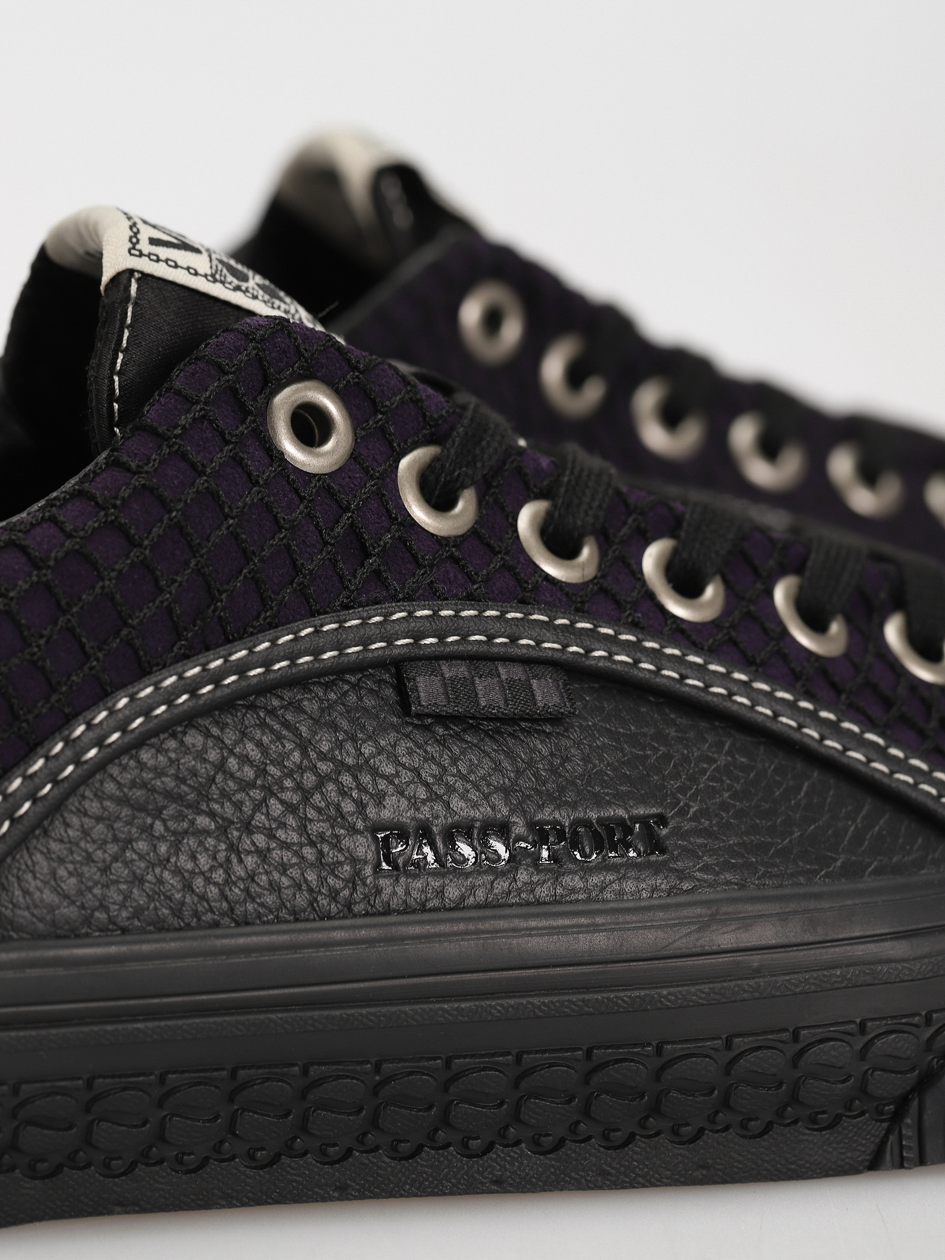 Boty Vans X Pass Port Skate Lampin (pass-port black/purple)