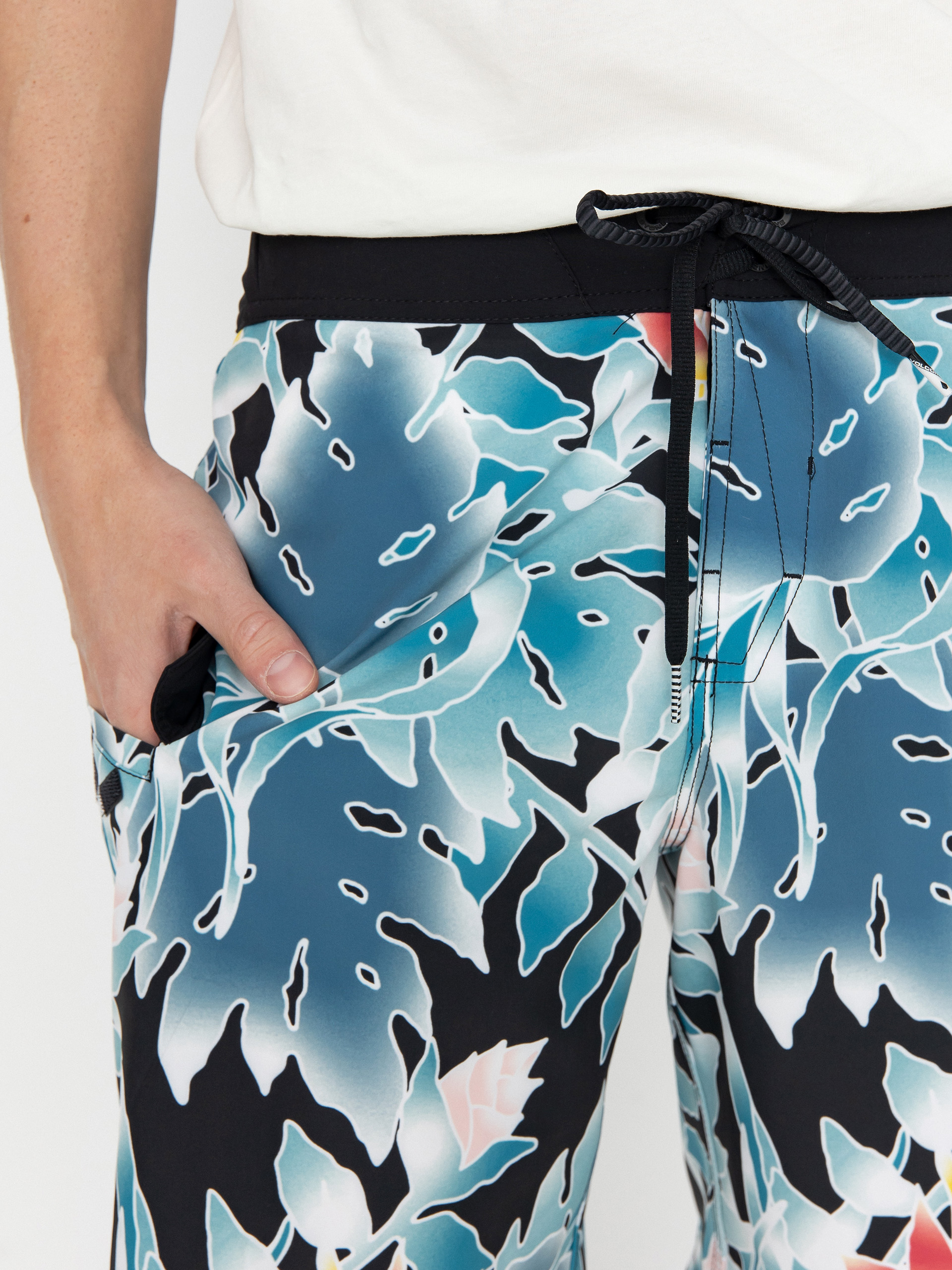 Plážové kraťasy Volcom Leaf It Mod 19 (black)