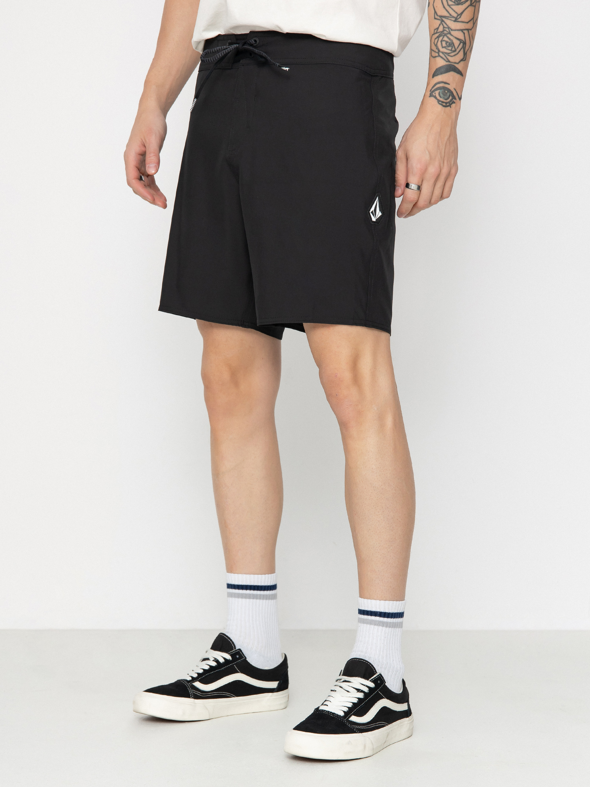 Plu00e1u017eovu00e9 krau0165asy Volcom Lido Solid Mod 18 (black)