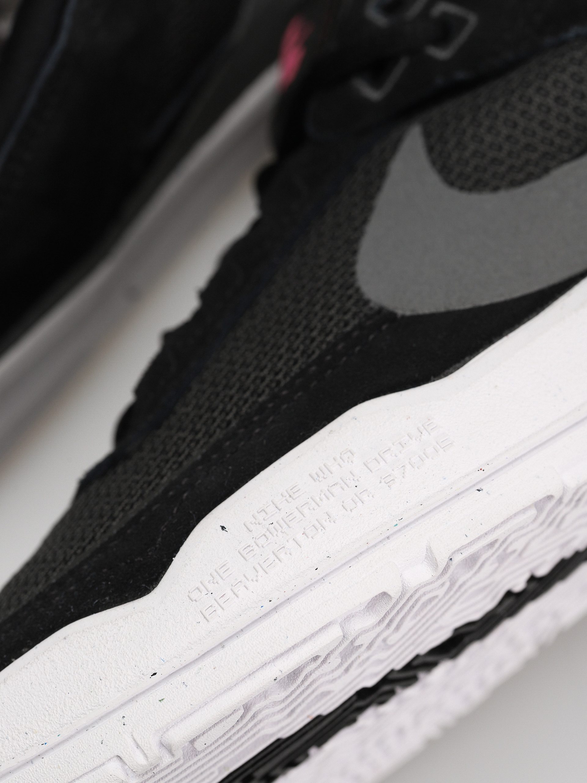 Boty Nike SB Day One JR (black/cool grey anthracite alchemy pink)