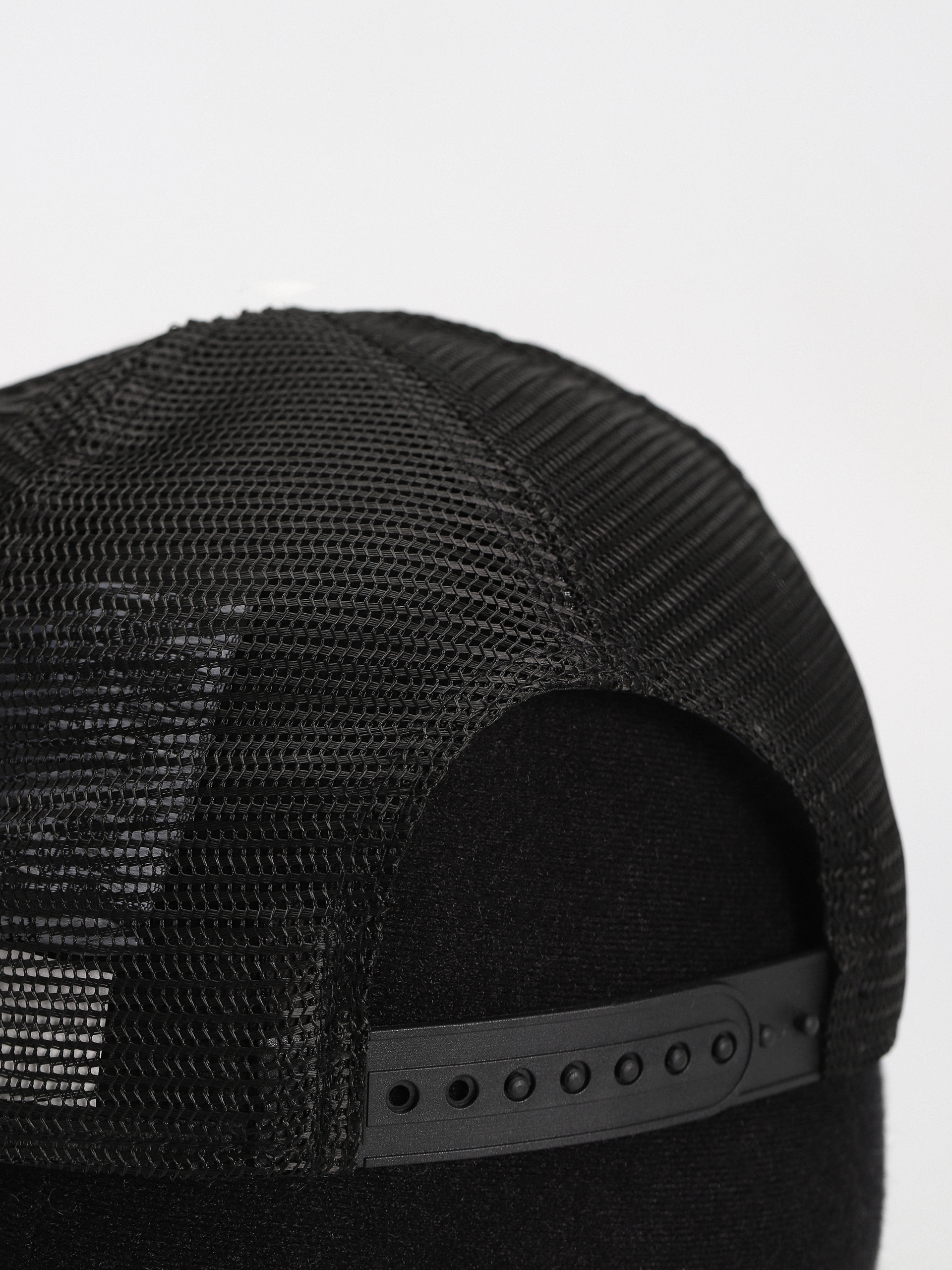 Kšiltovka  New Era Rhinestone Trucker Wmn (black/red)