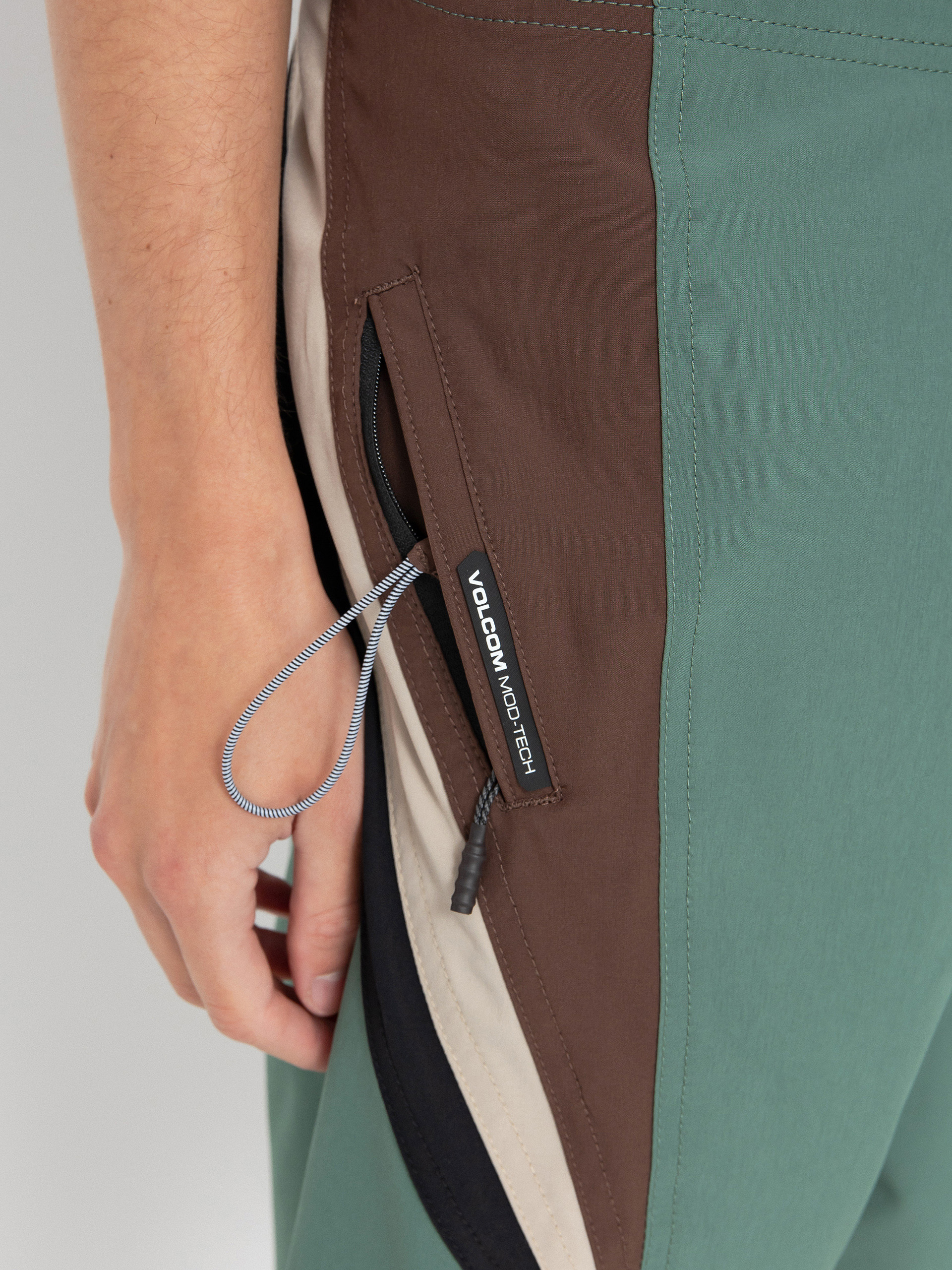 Plážové kraťasy Volcom Surf Vitals J Robinson Mod 20 (fir green)