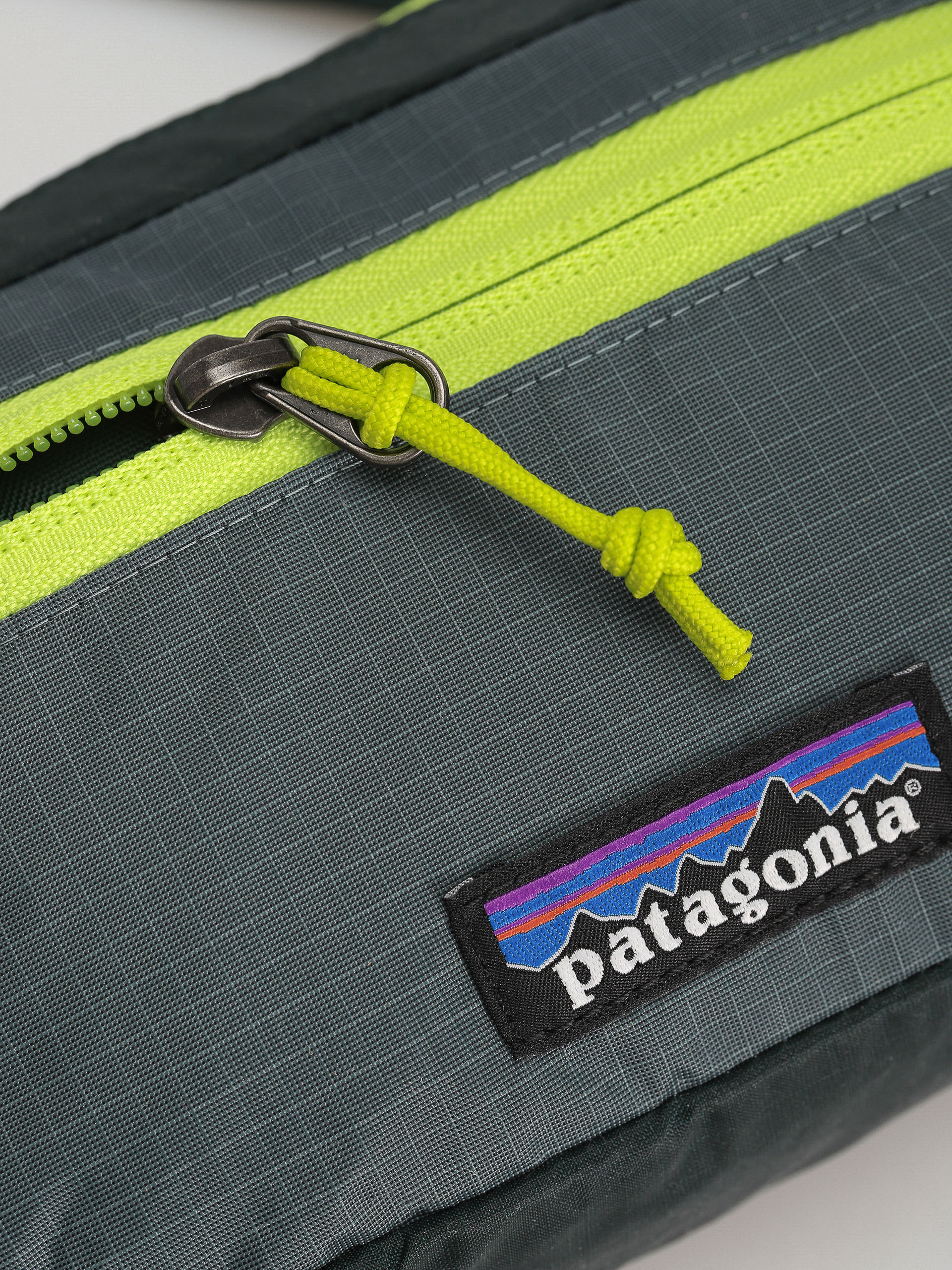 Ledvinka Patagonia Ultralight Black Hole Mini Hip Pack (nouveau green)