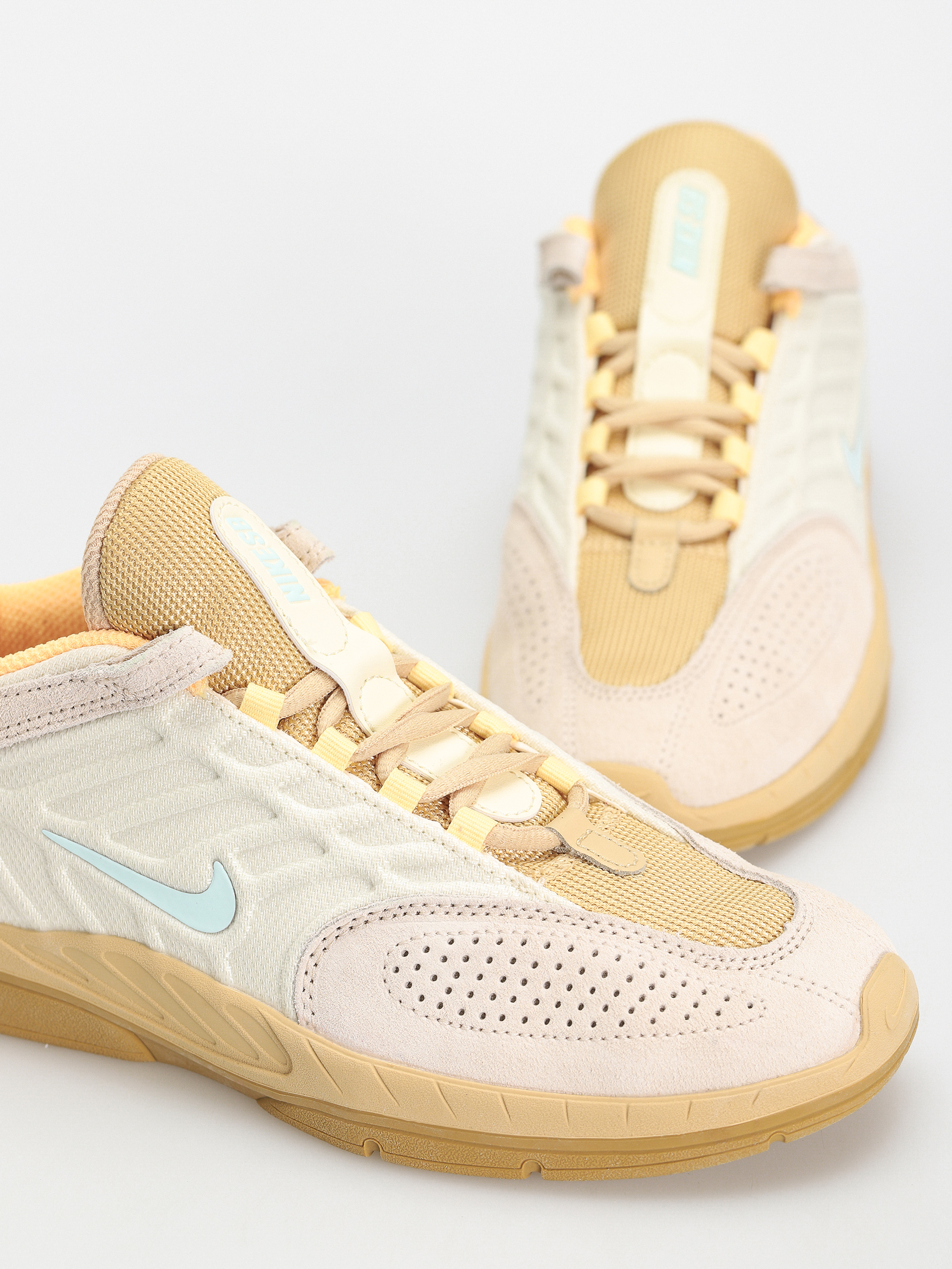 Boty Nike SB Vertebrae Te (coconut milk/jade ice sesame flt gold)