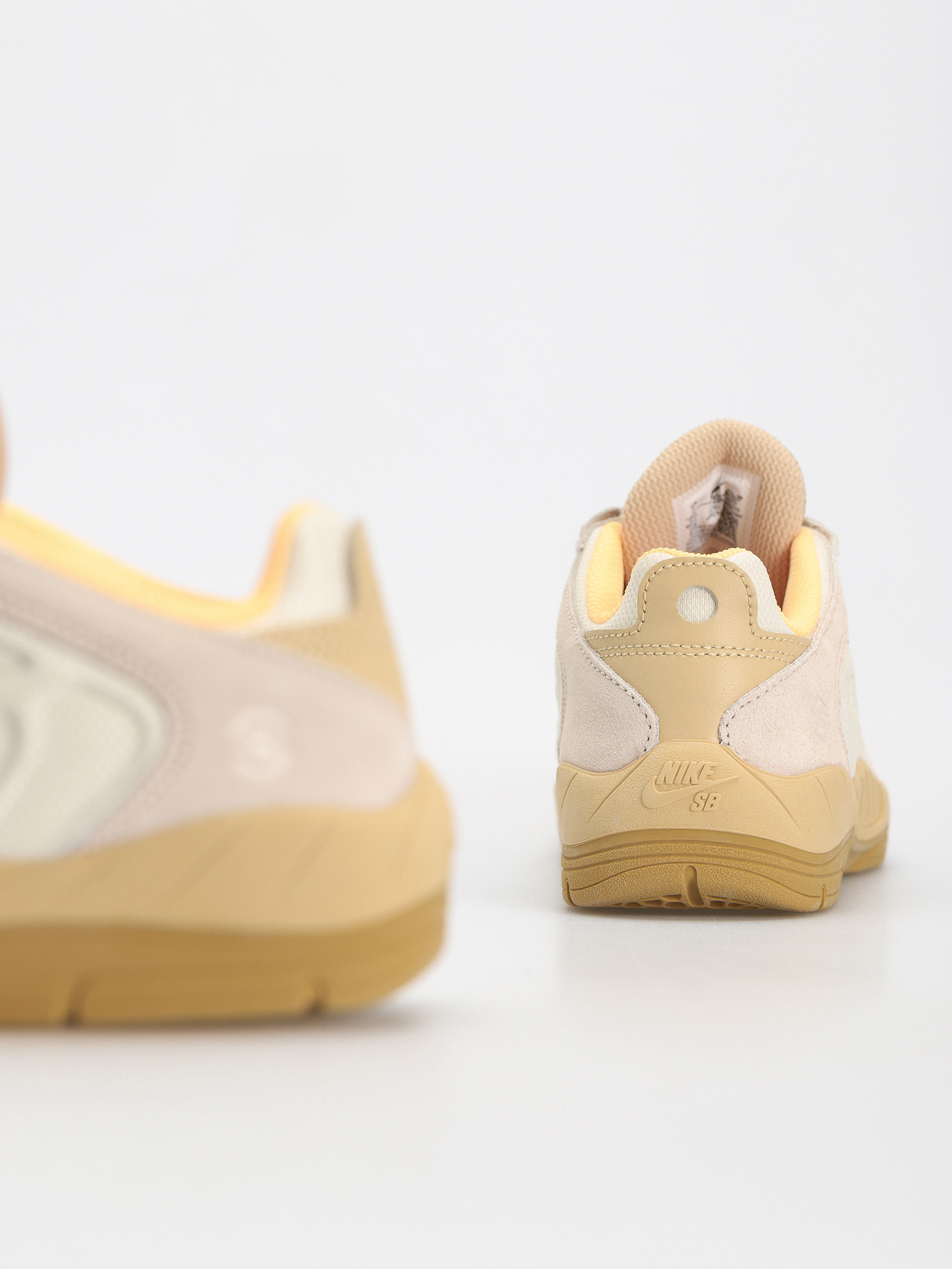 Boty Nike SB Vertebrae Te (coconut milk/jade ice sesame flt gold)