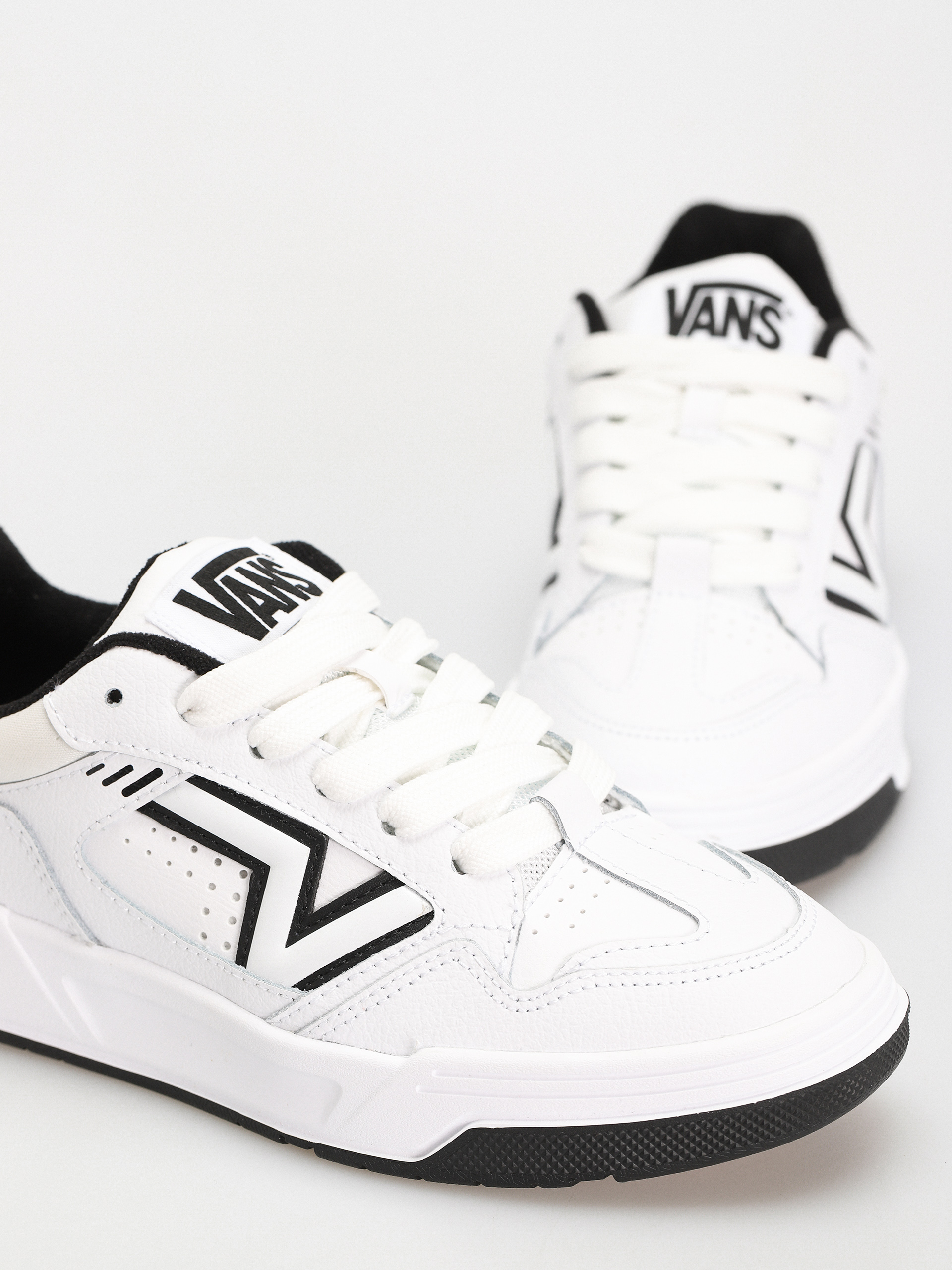 Boty Vans Upland (white/black)
