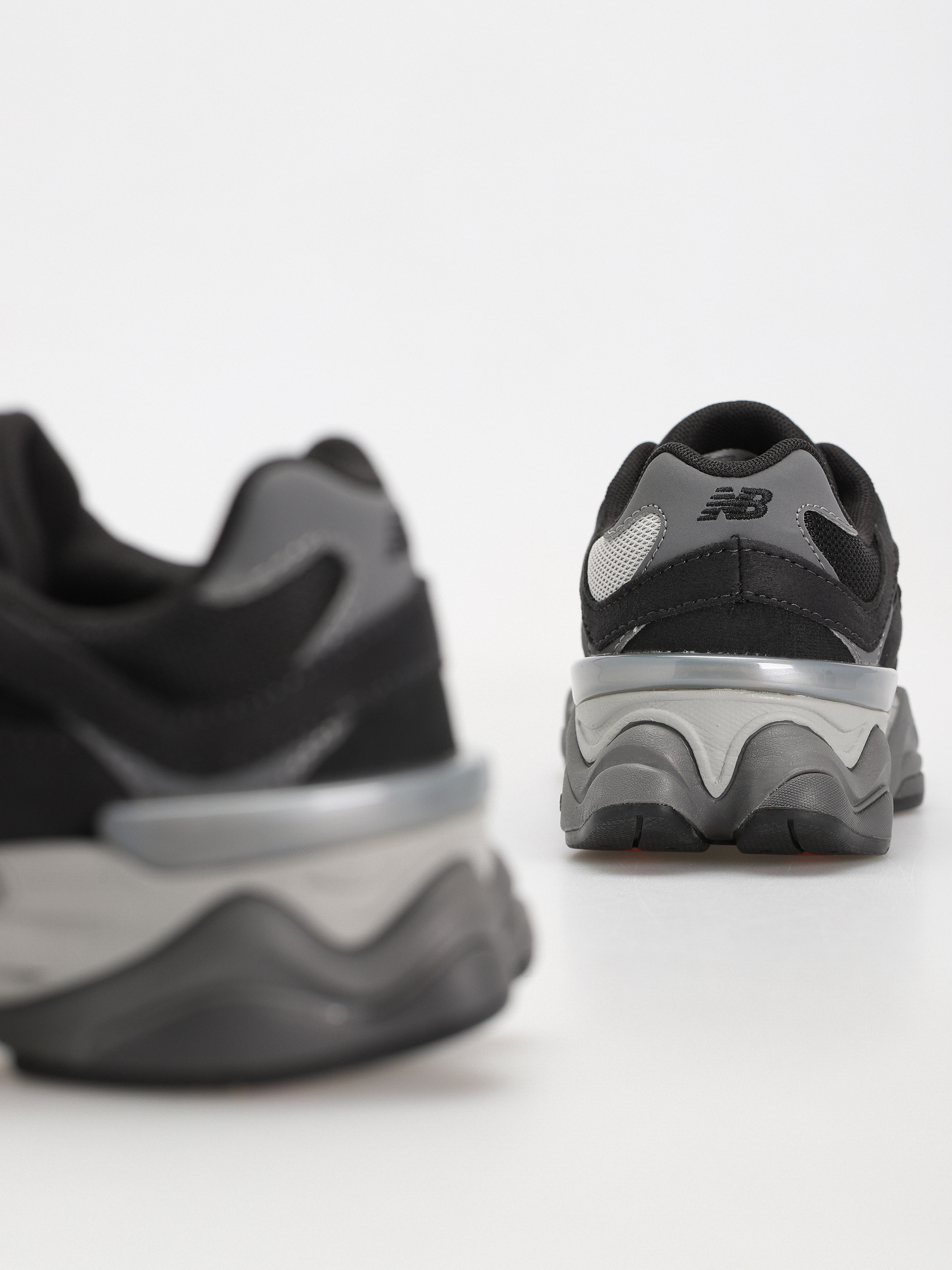 Boty New Balance 9060 JR (black)