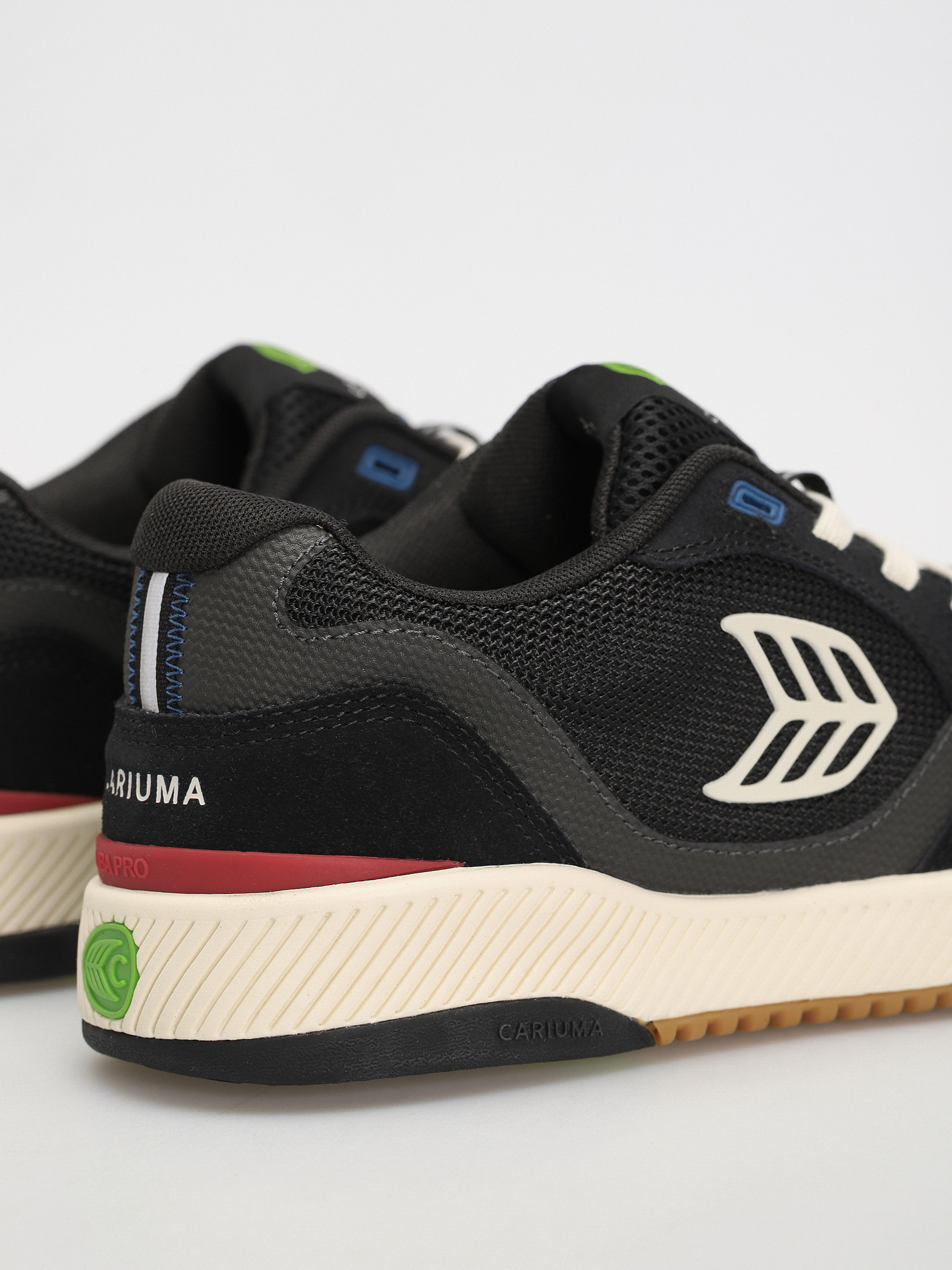 Boty Cariuma UBA PRO (black/red & ivory)