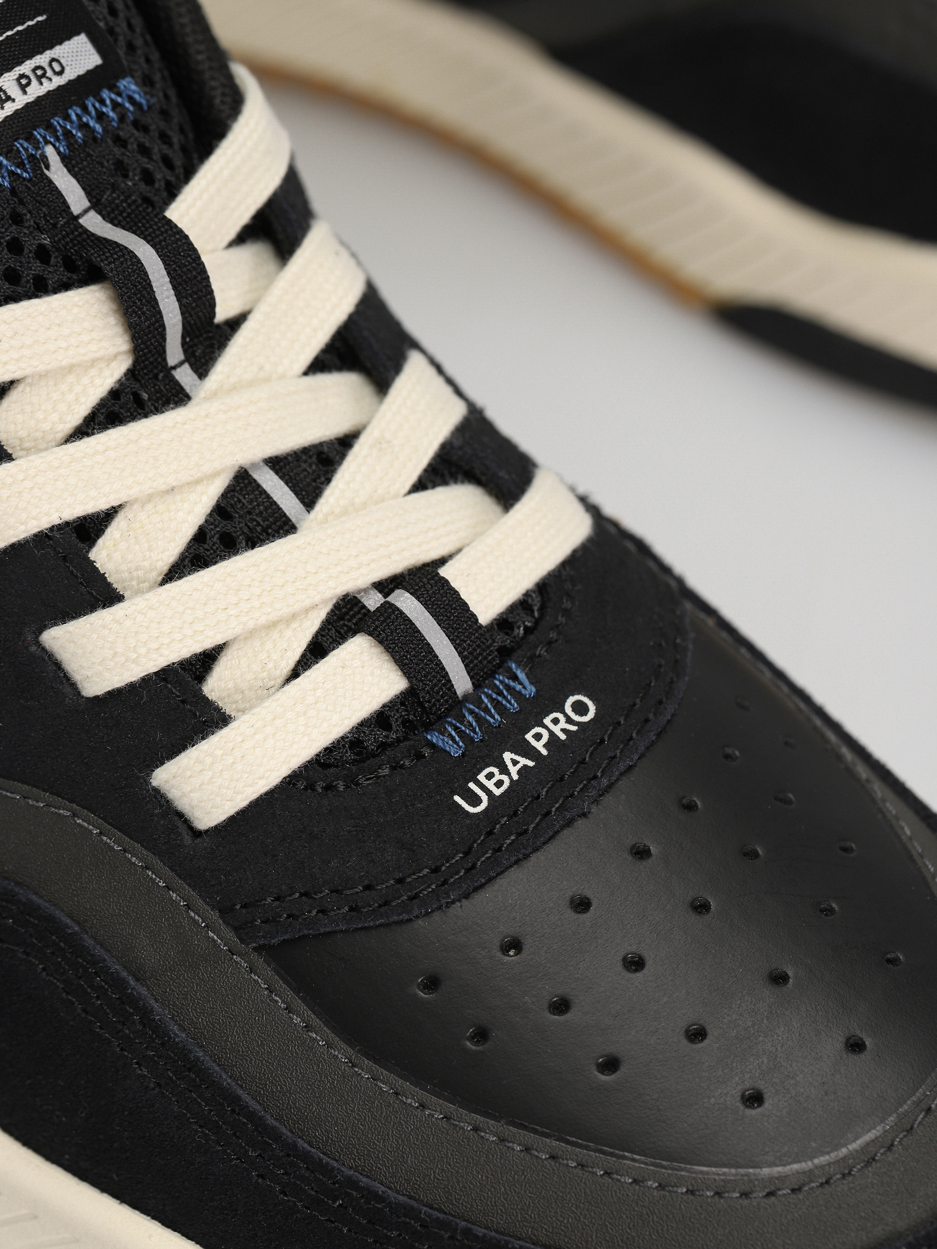 Boty Cariuma UBA PRO (black/red & ivory)