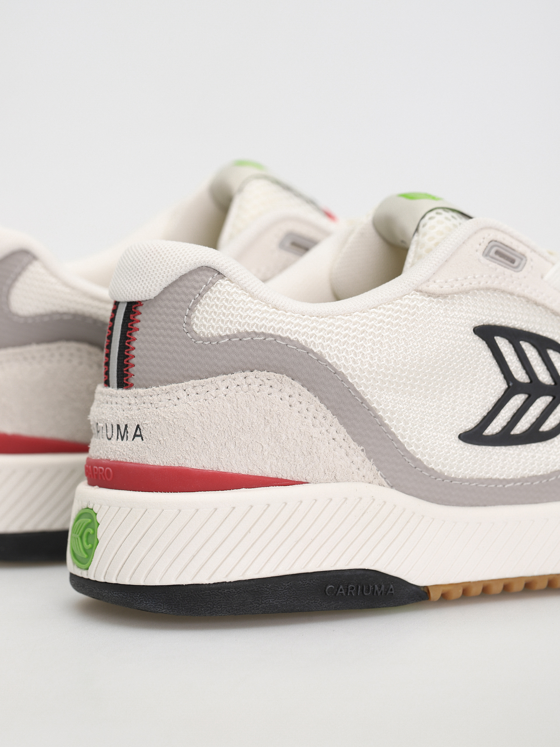 Boty Cariuma UBA PRO (smoke white/red & black)