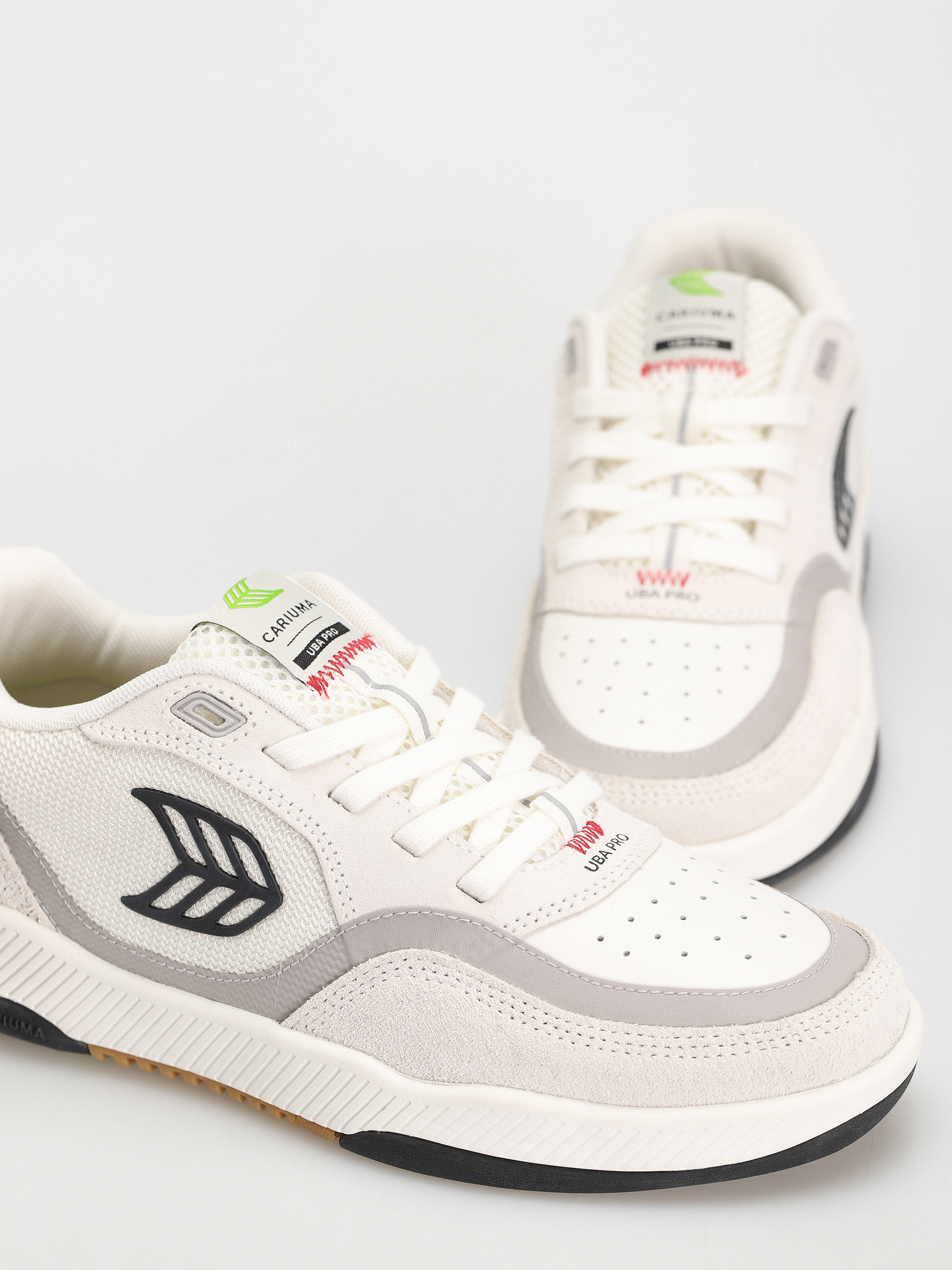 Boty Cariuma UBA PRO (smoke white/red & black)