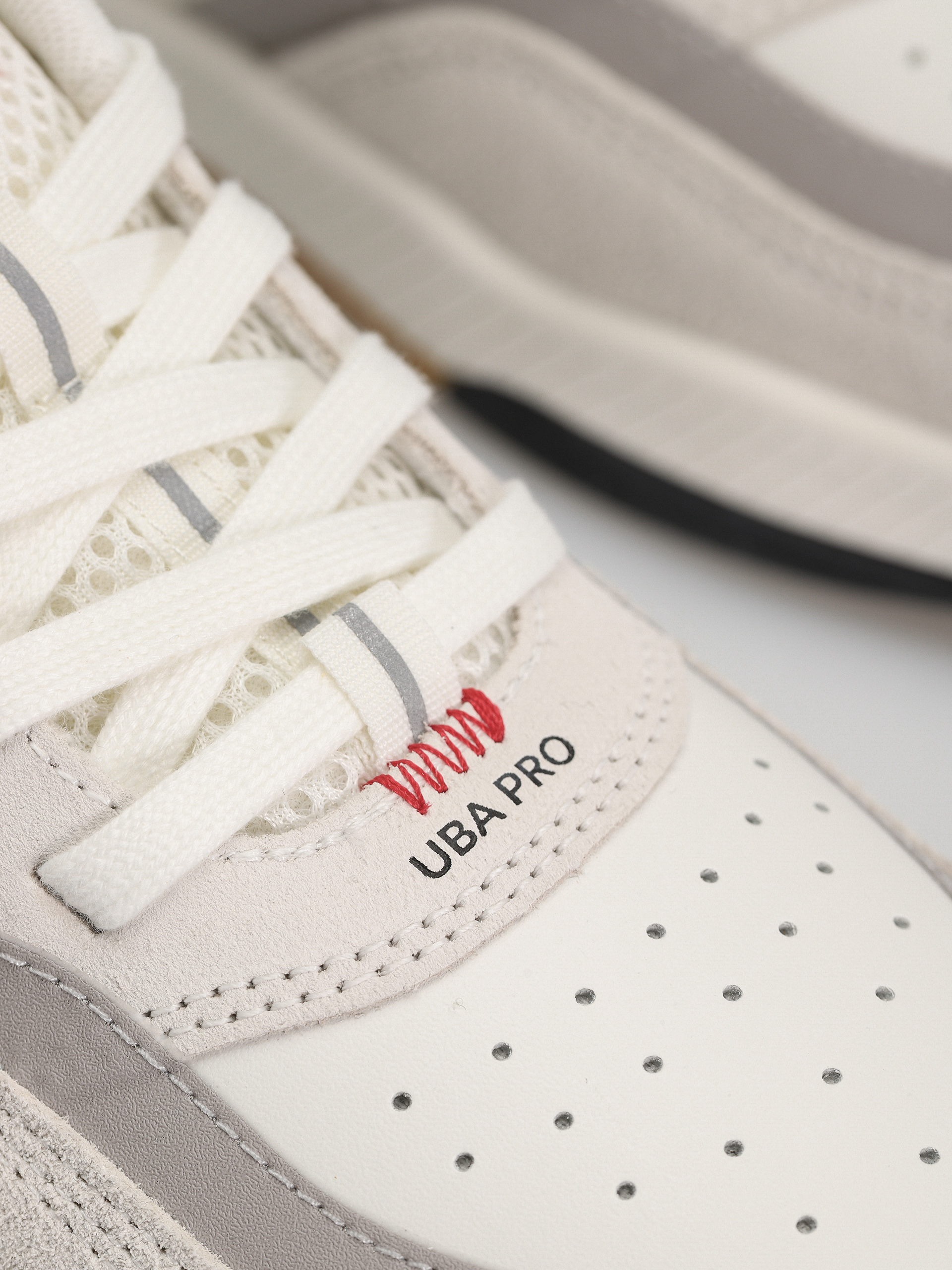 Boty Cariuma UBA PRO (smoke white/red & black)