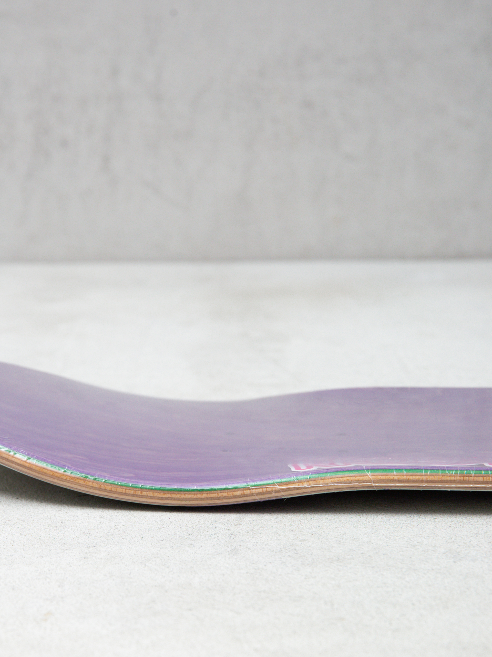 Deska Krooked Una Butterflies (white/purple)