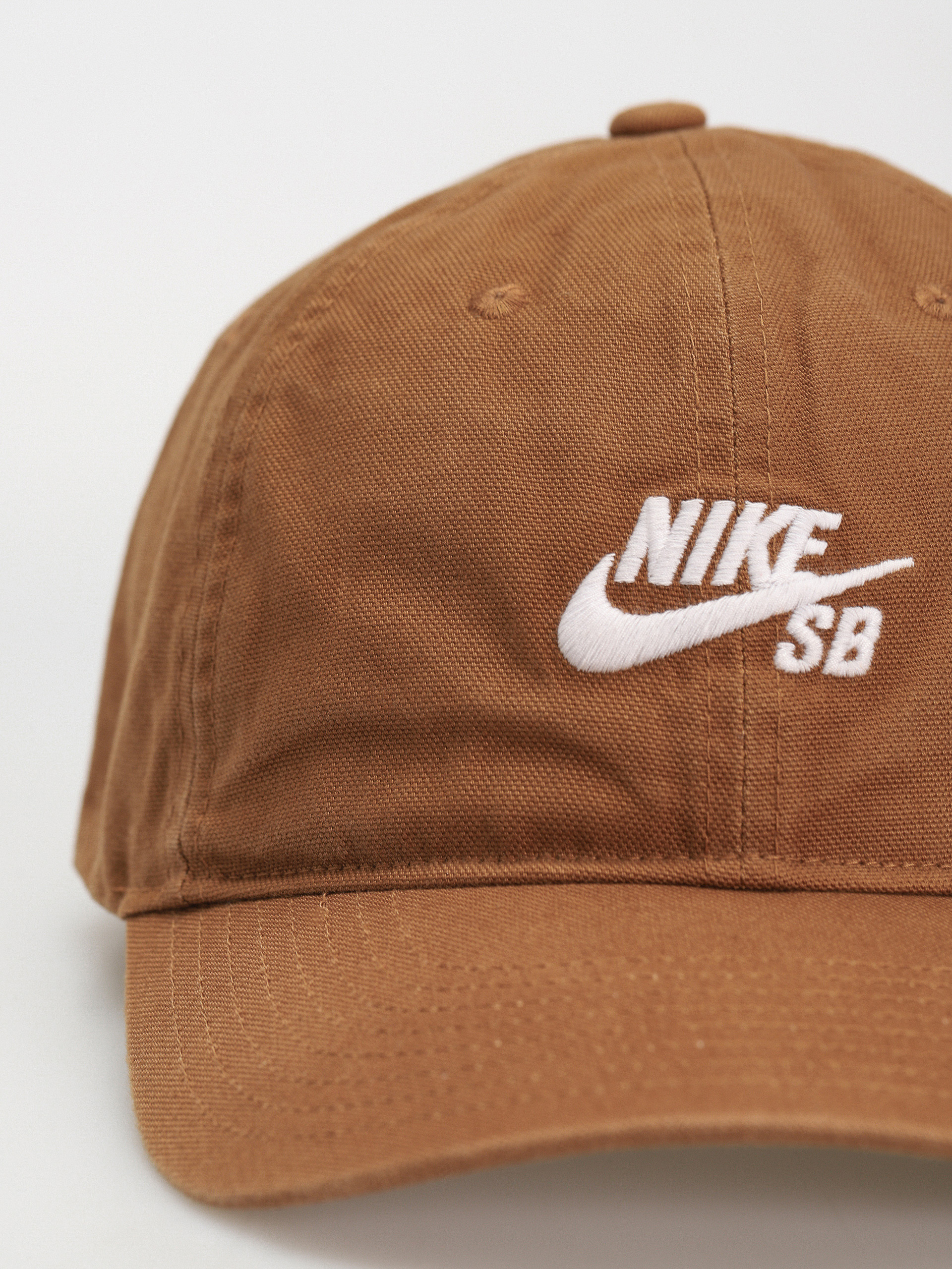 Kšiltovka  Nike SB Club (lt british tan/white)