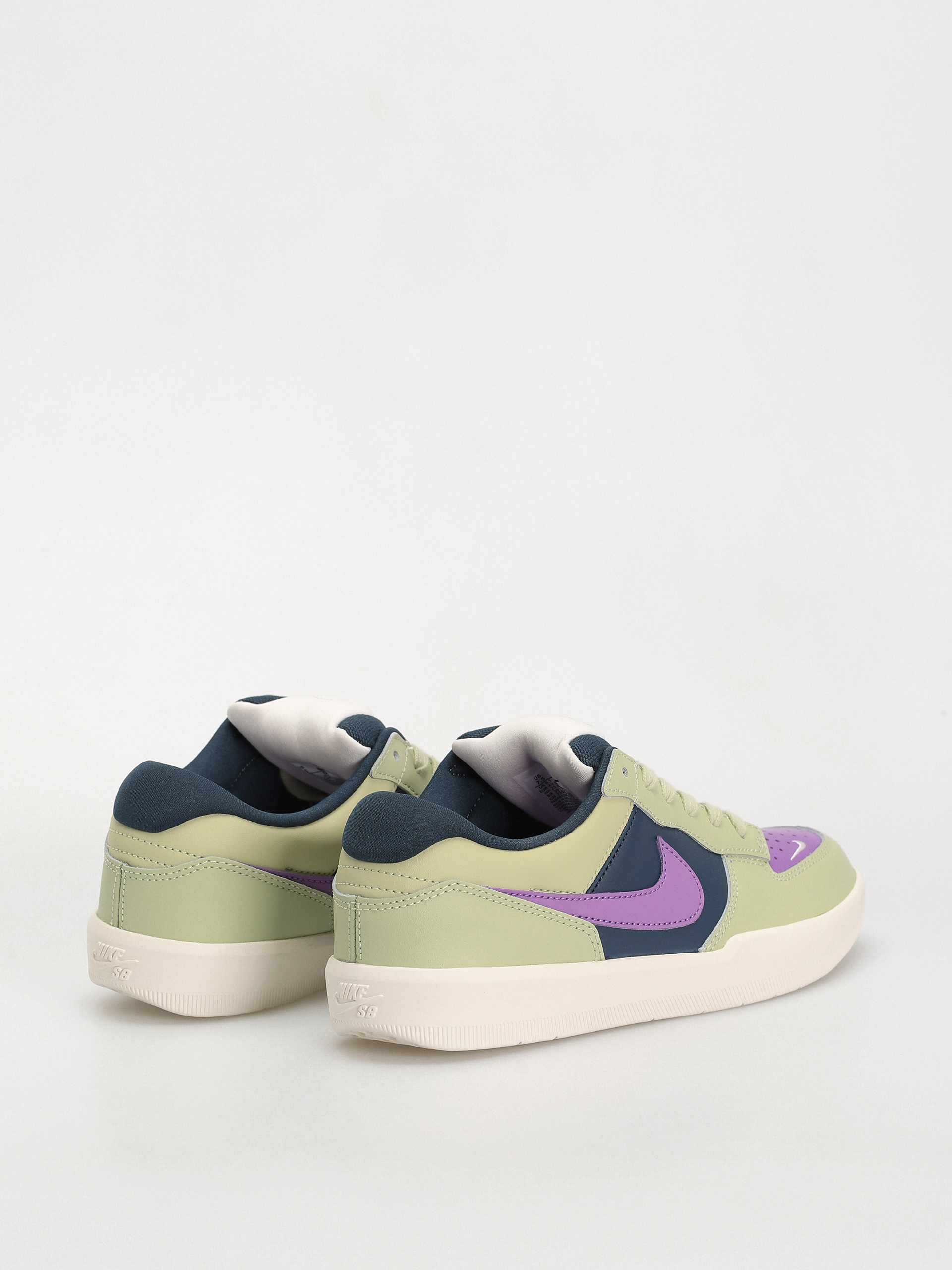 Boty Nike SB Force 58 Premium (olive aura/black raspberry armory navy)