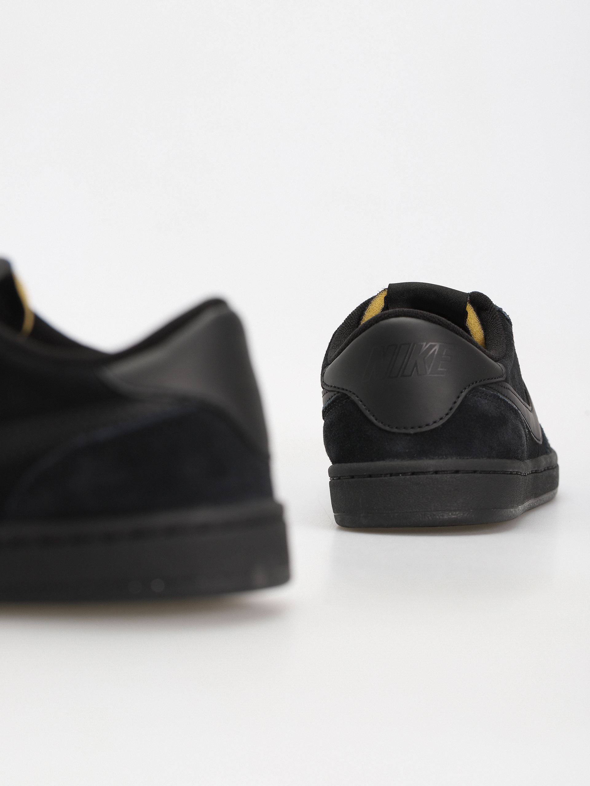 Boty Nike SB Sb Fc Classic (black/black black vivid orange)