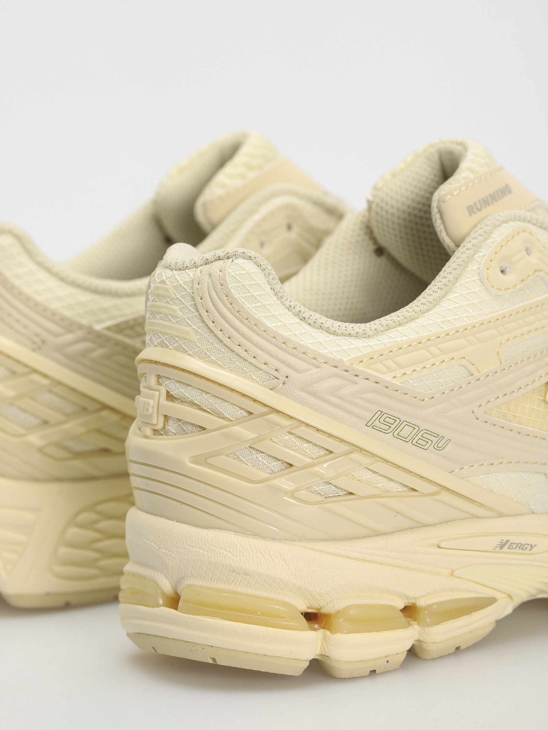 Boty New Balance 1906 (beige)