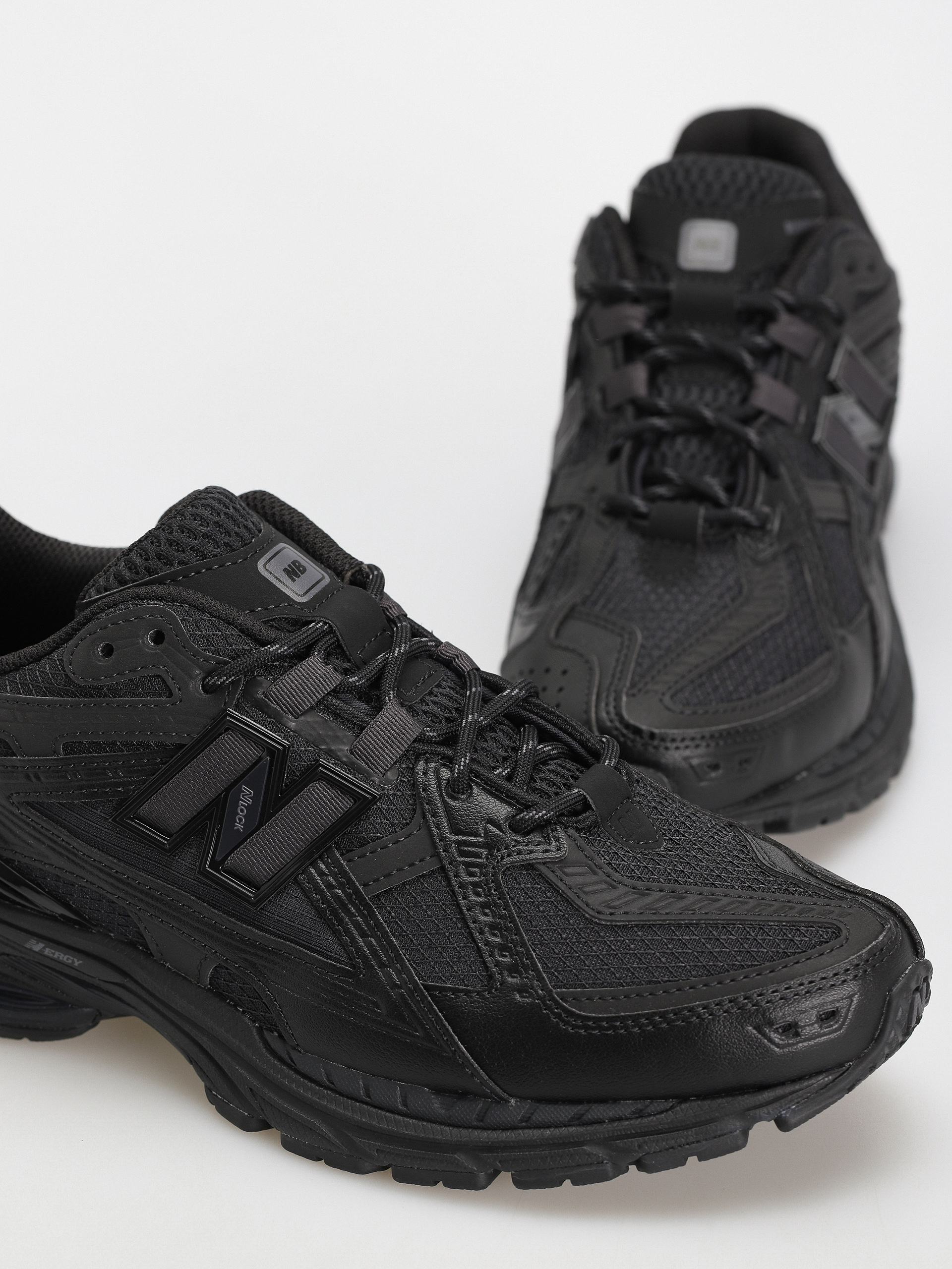 Boty New Balance 1906 černá (black)