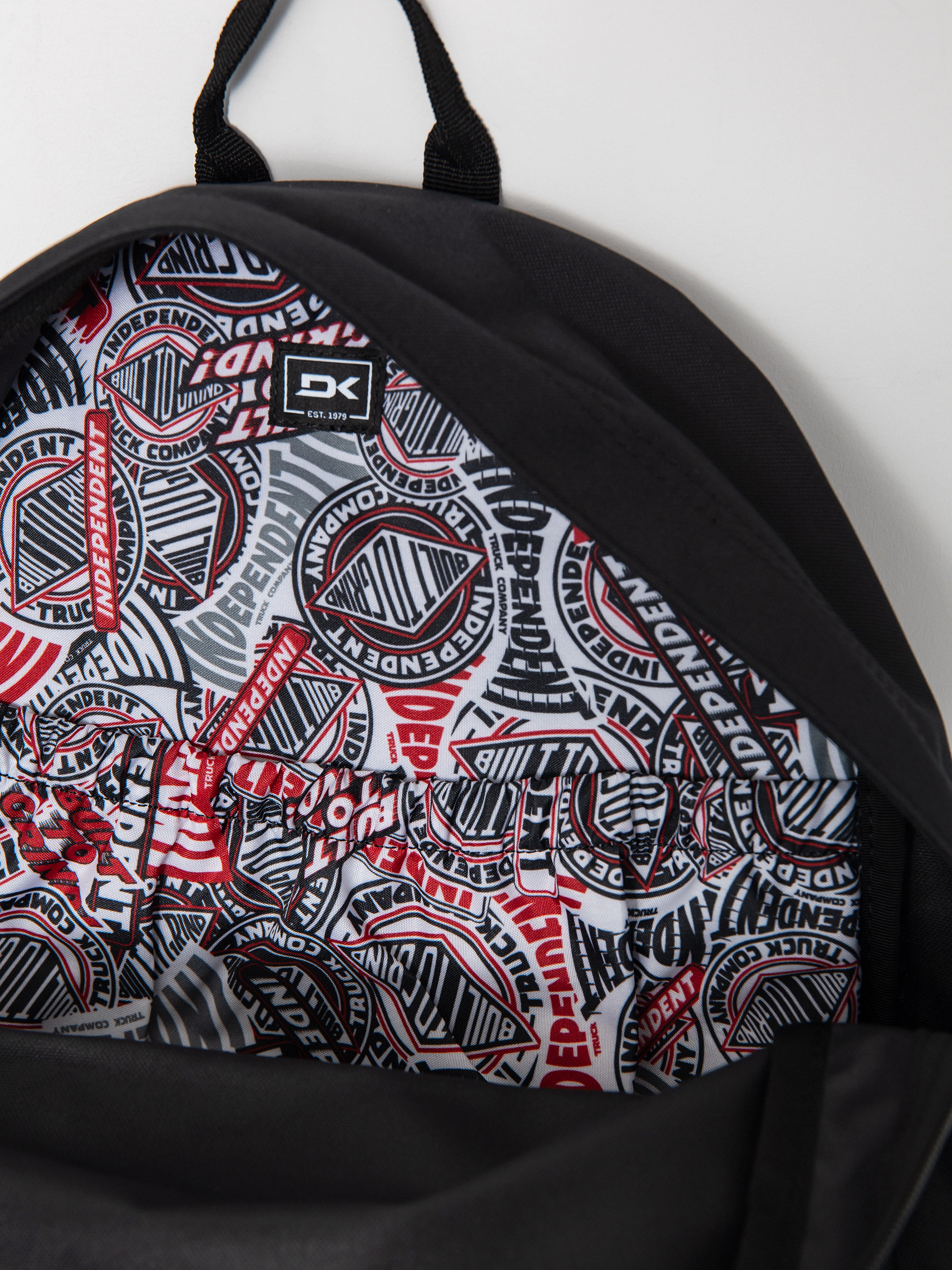 Batoh Dakine X Independent 365 Pack 21L (black)