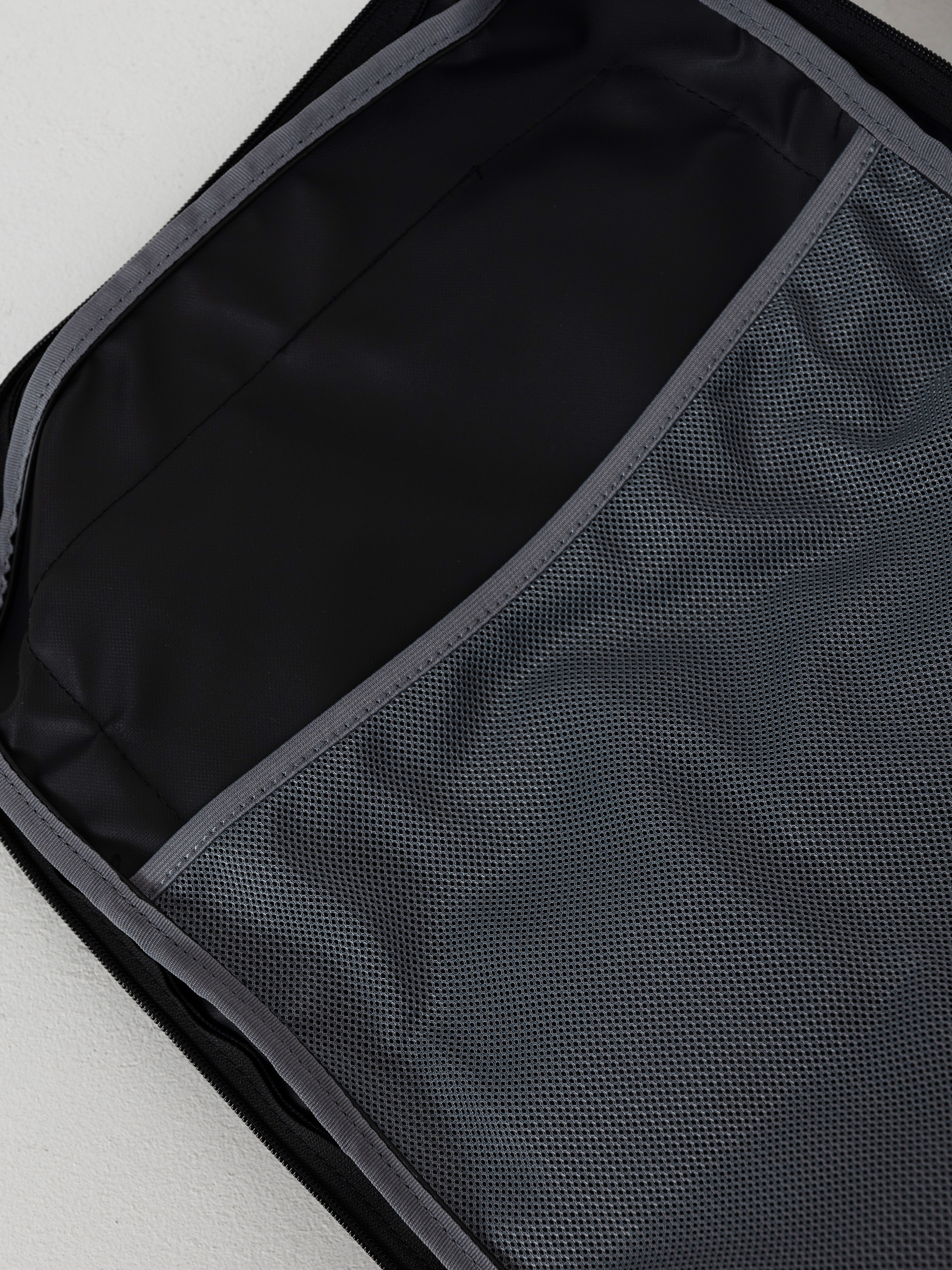 Batoh Nike SB Utility Elite 2.0 (black/black/white)