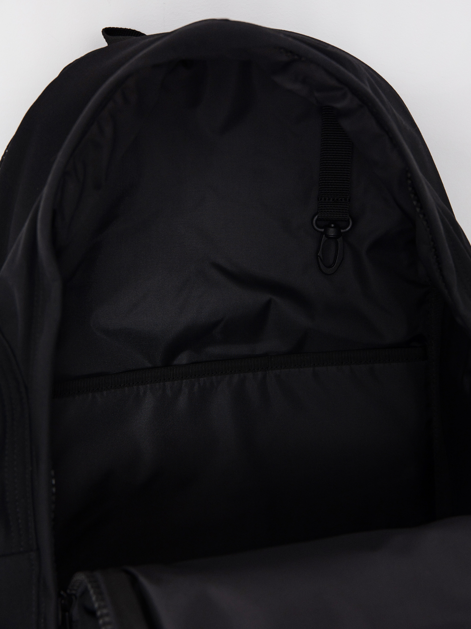 Batoh Carhartt WIP Kayton (black)