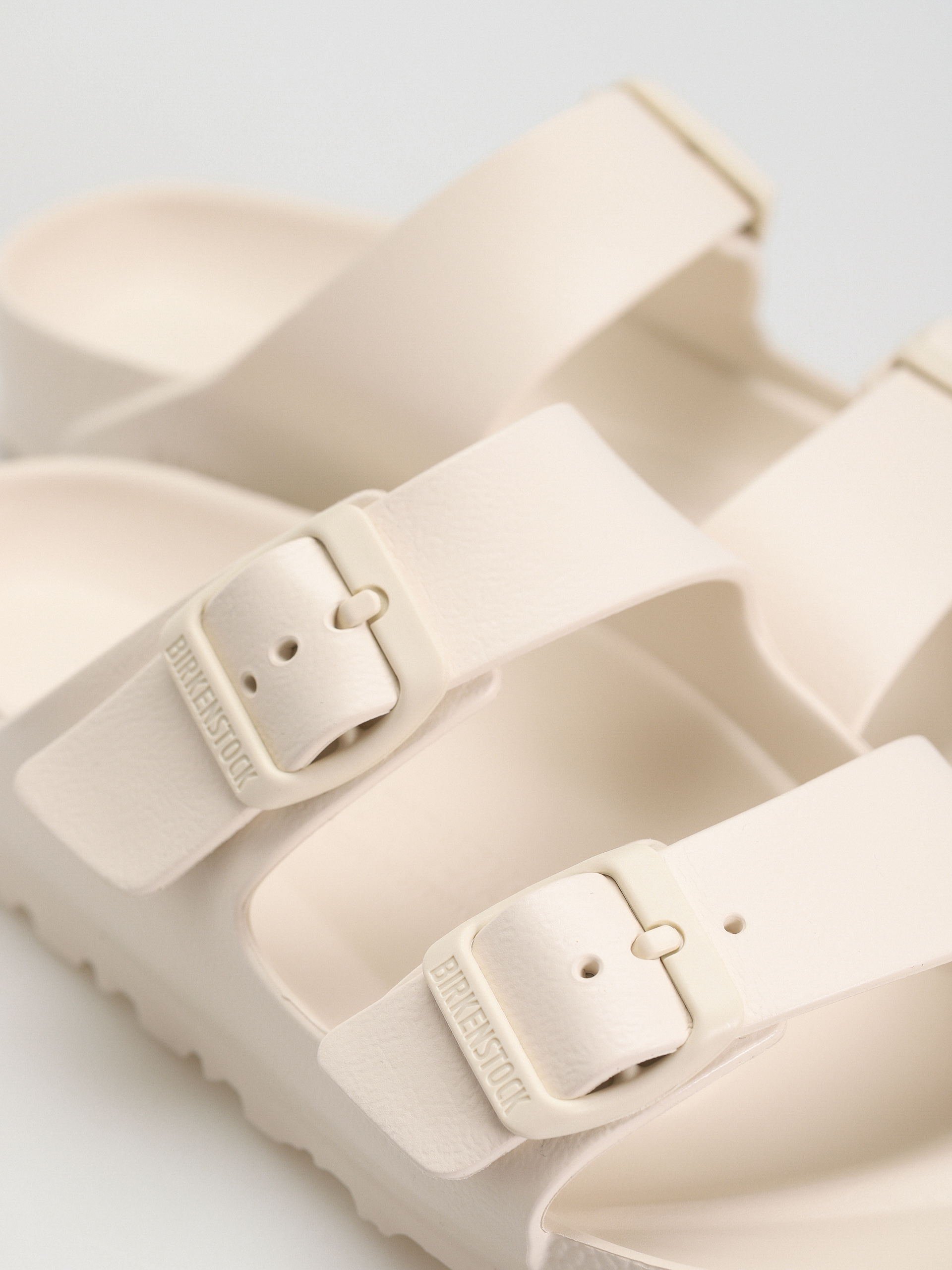 Plážovky Birkenstock Arizona Essentials EVA Narrow Wmn (eggshell)