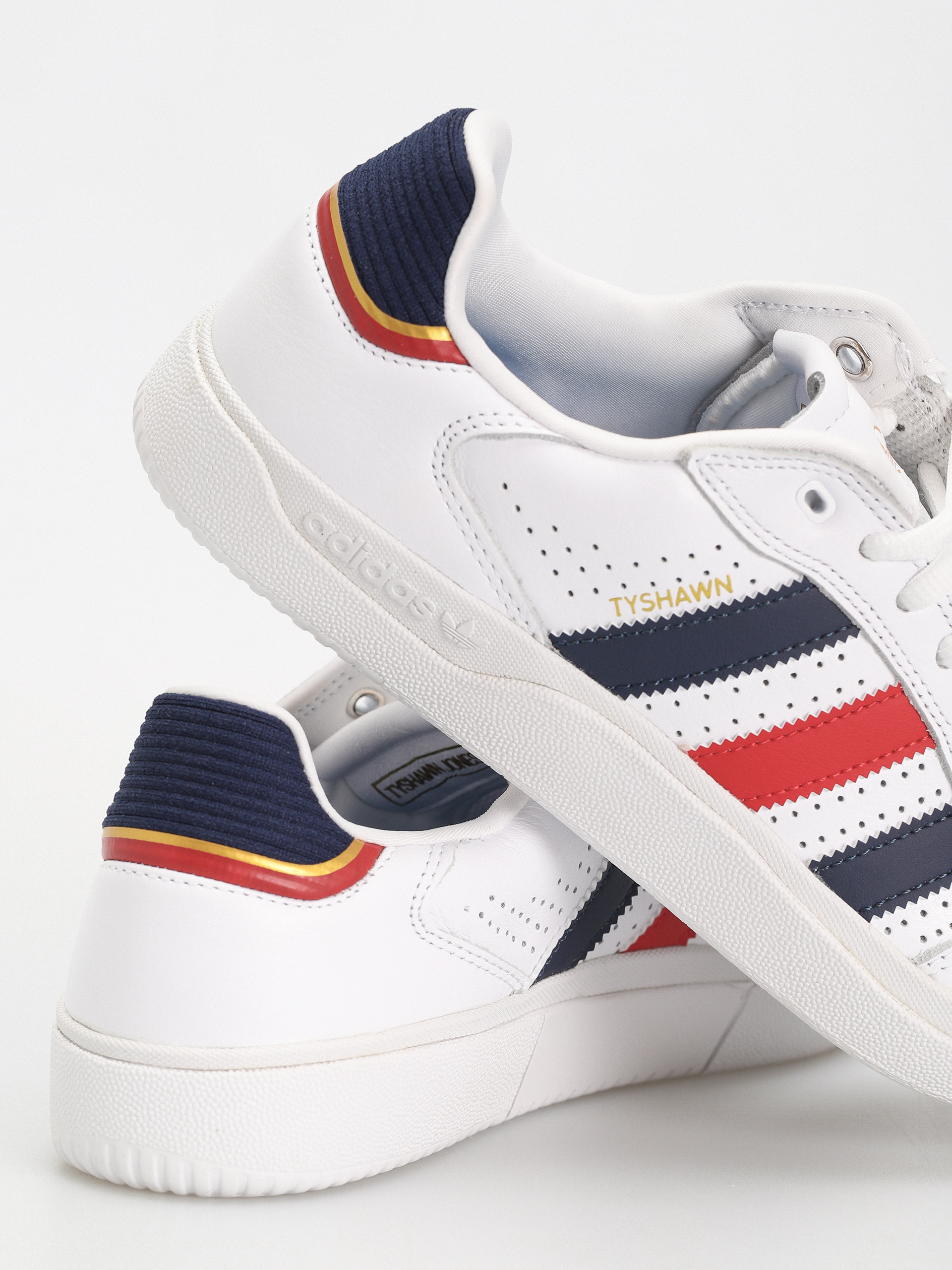 Boty adidas Tyshawn LOW (ftwwht/betsca/goldmt)