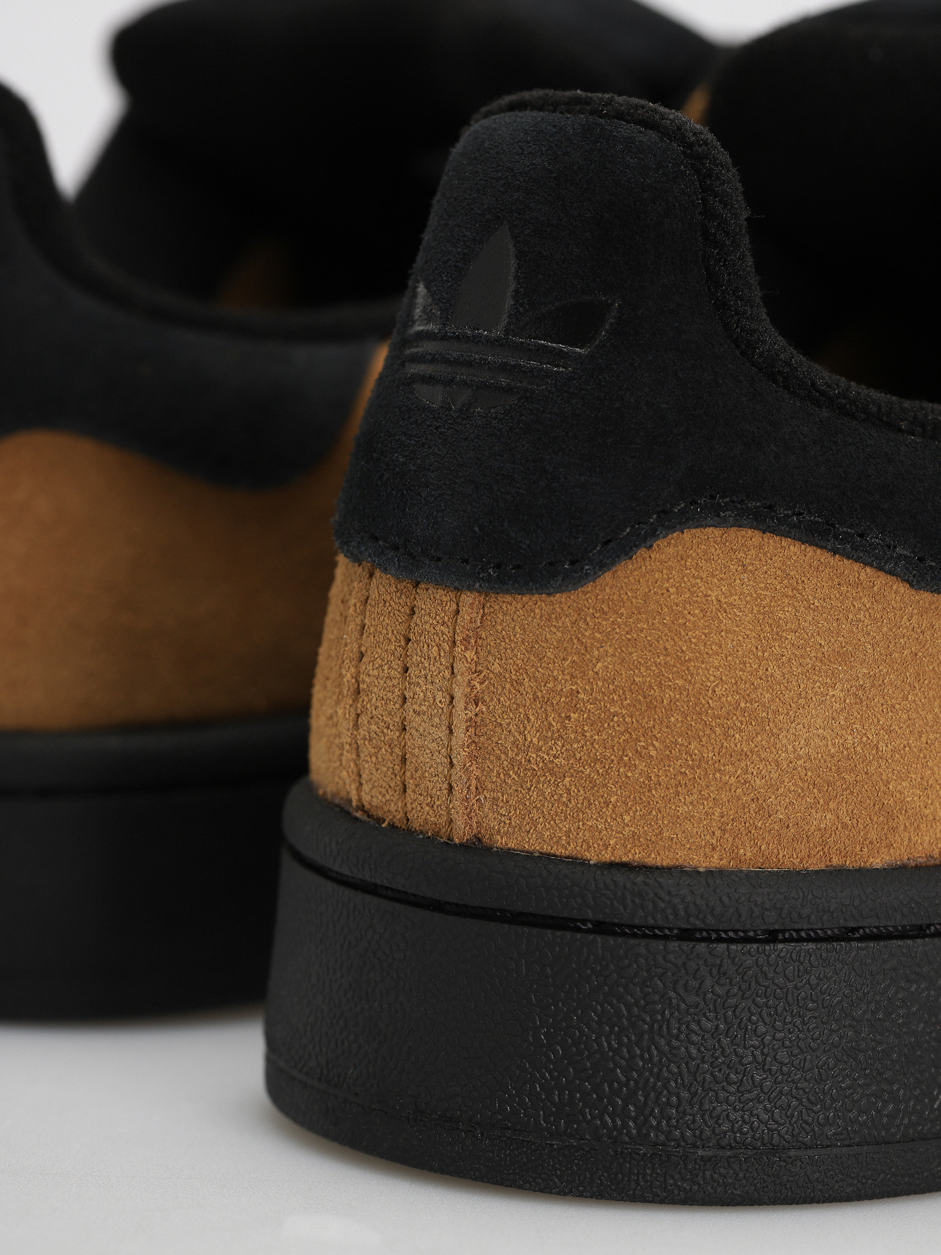 Boty adidas Campus 00s (cblack/cblack/brostr)