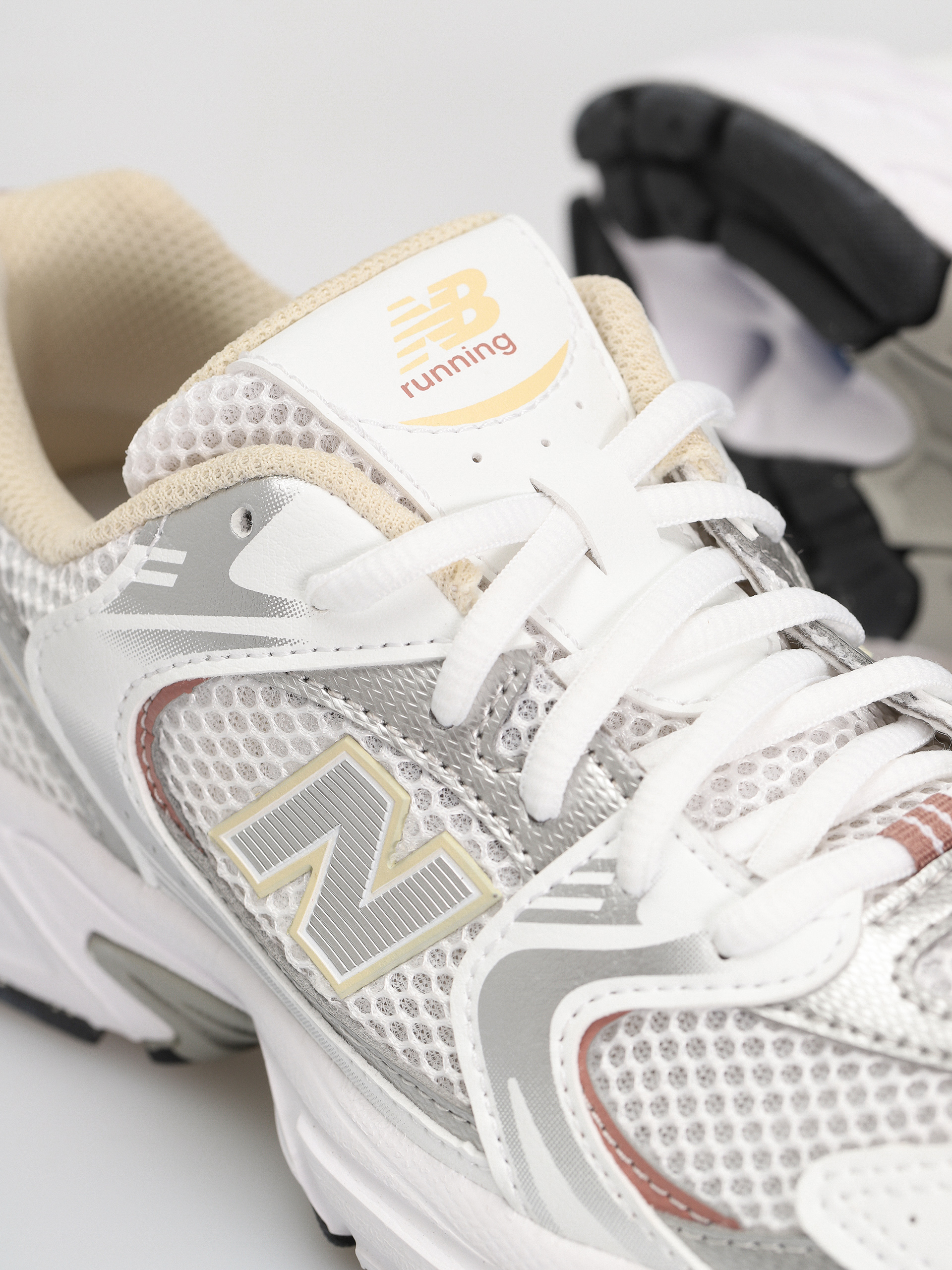 Boty New Balance 530 JR (white silver beige)