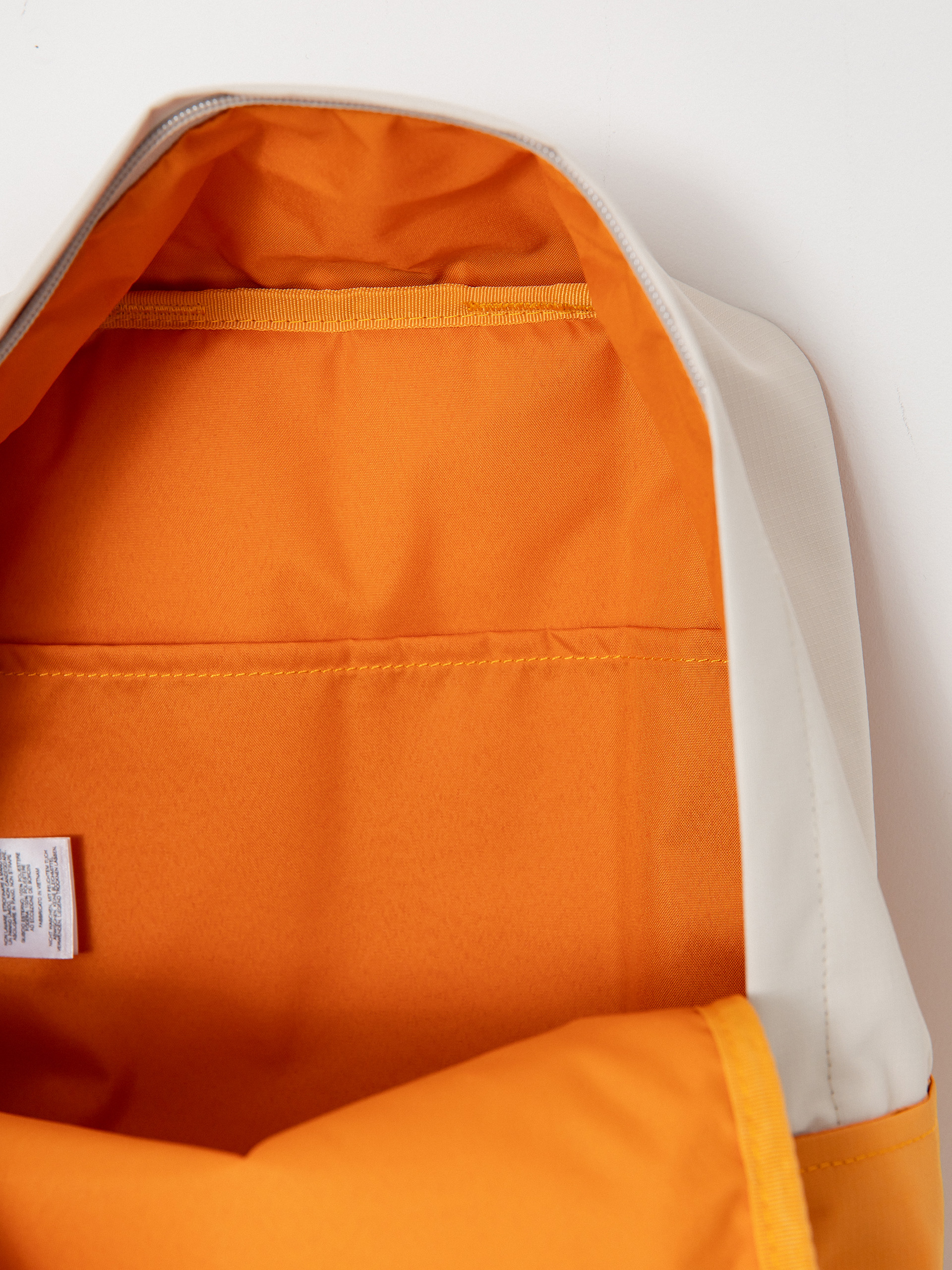 Batoh Columbia Trail Traveler 18L (dark stone sun)