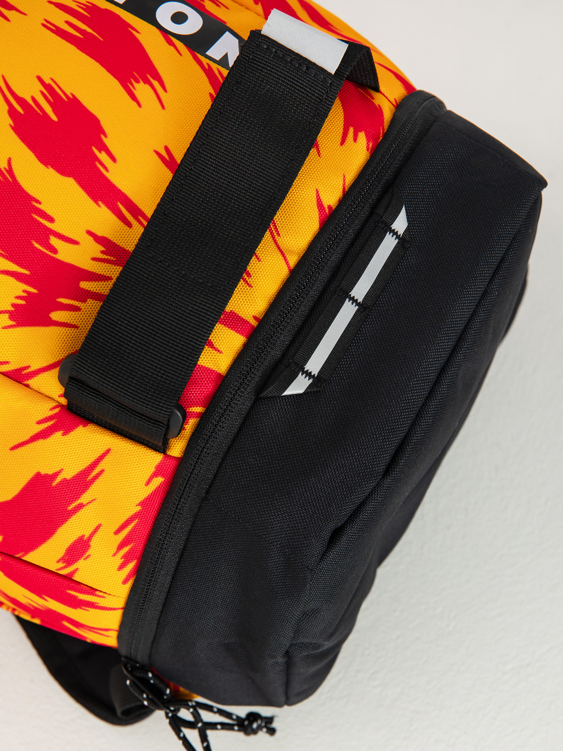 Batoh Burton Distortion 18L JR (fur goldenrod)