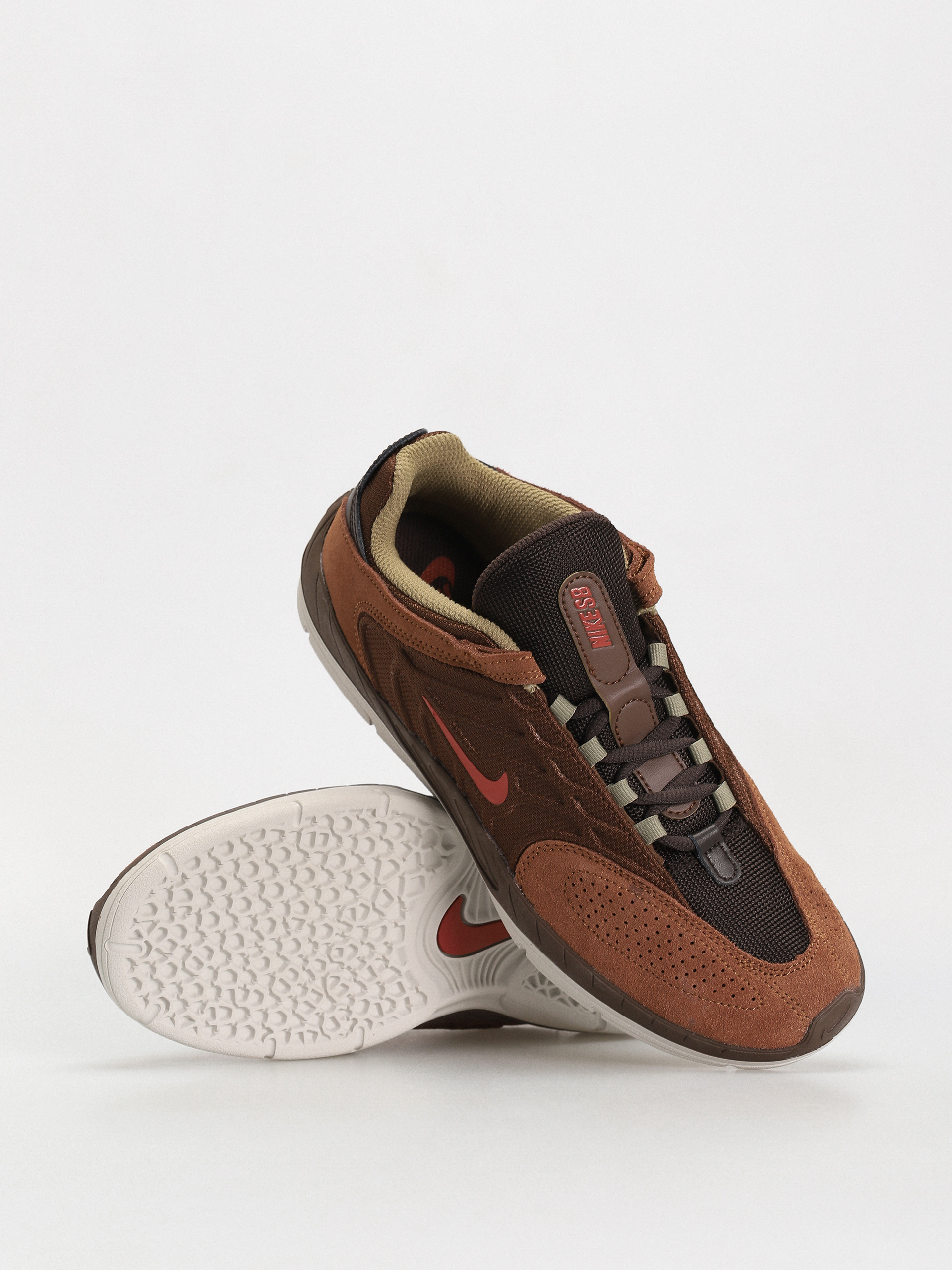 Boty Nike SB Vertebrae (cacao wow/dragon red lt british tan)