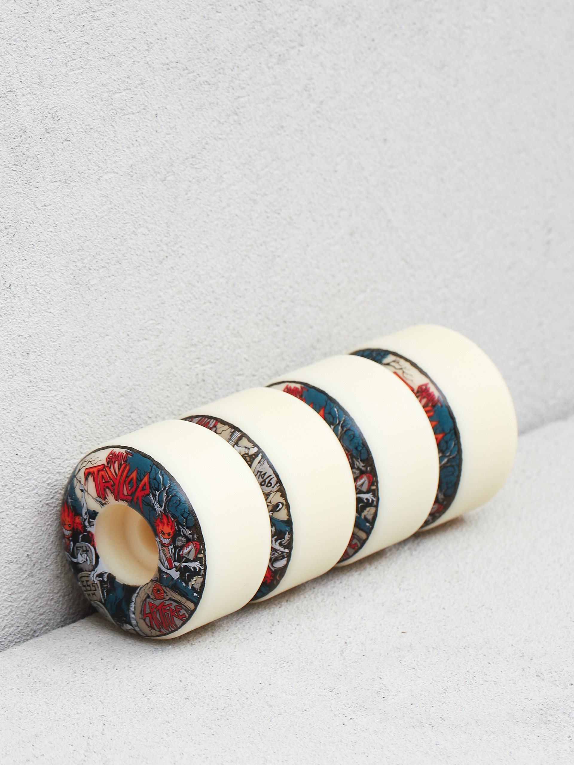 Kolečka Spitfire Formula Four 99D Grant Undead (natural/assorted)