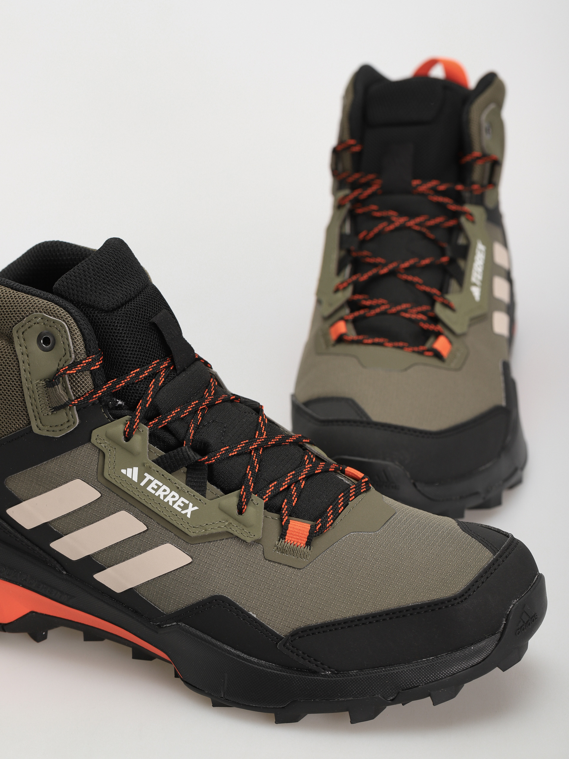 Boty adidas Terrex Ax4 Mid Gtx (olistr/wonbei/cblack)