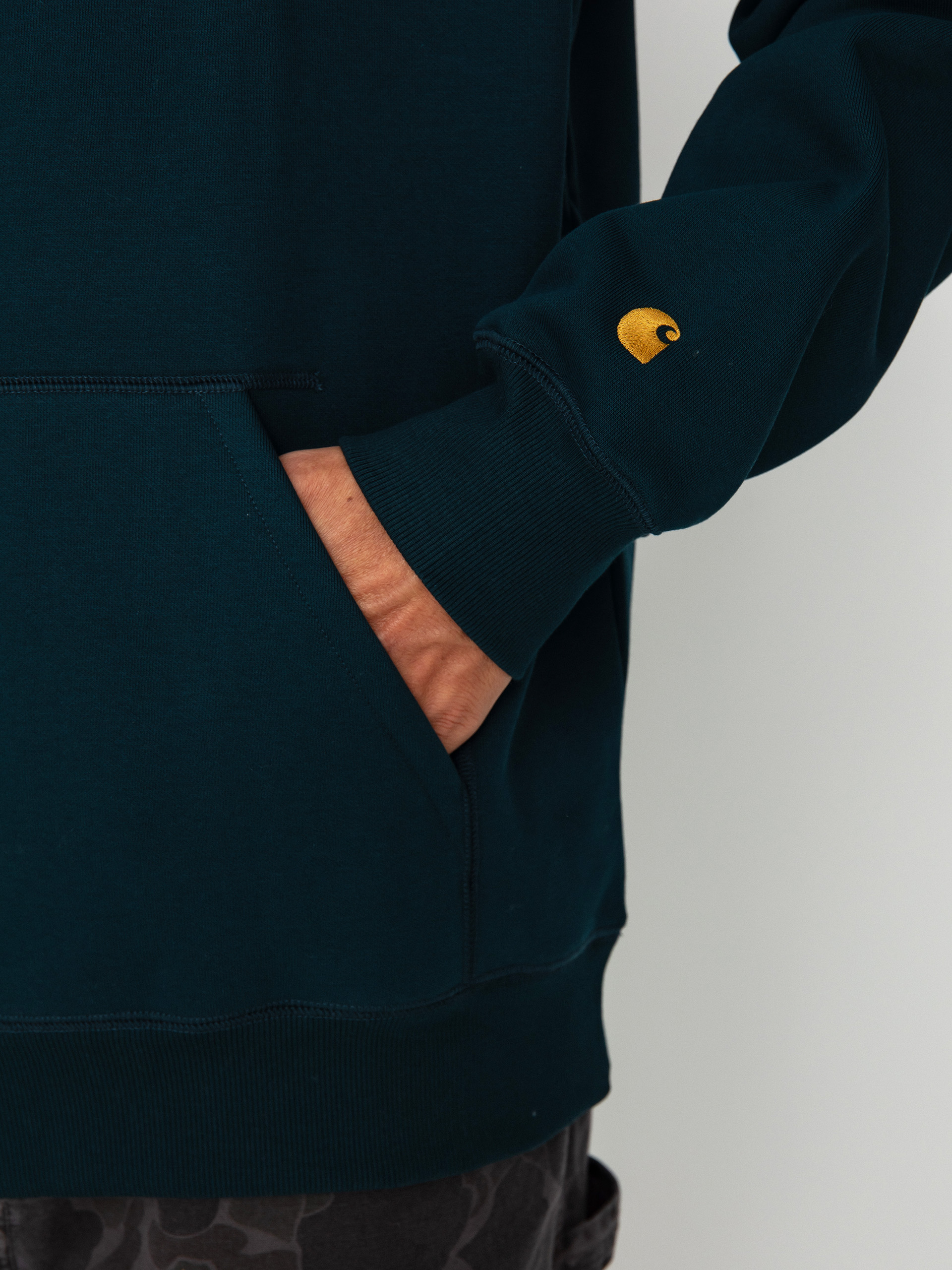 Mikina s kapucí Carhartt WIP Chase HD (duck blue/gold)