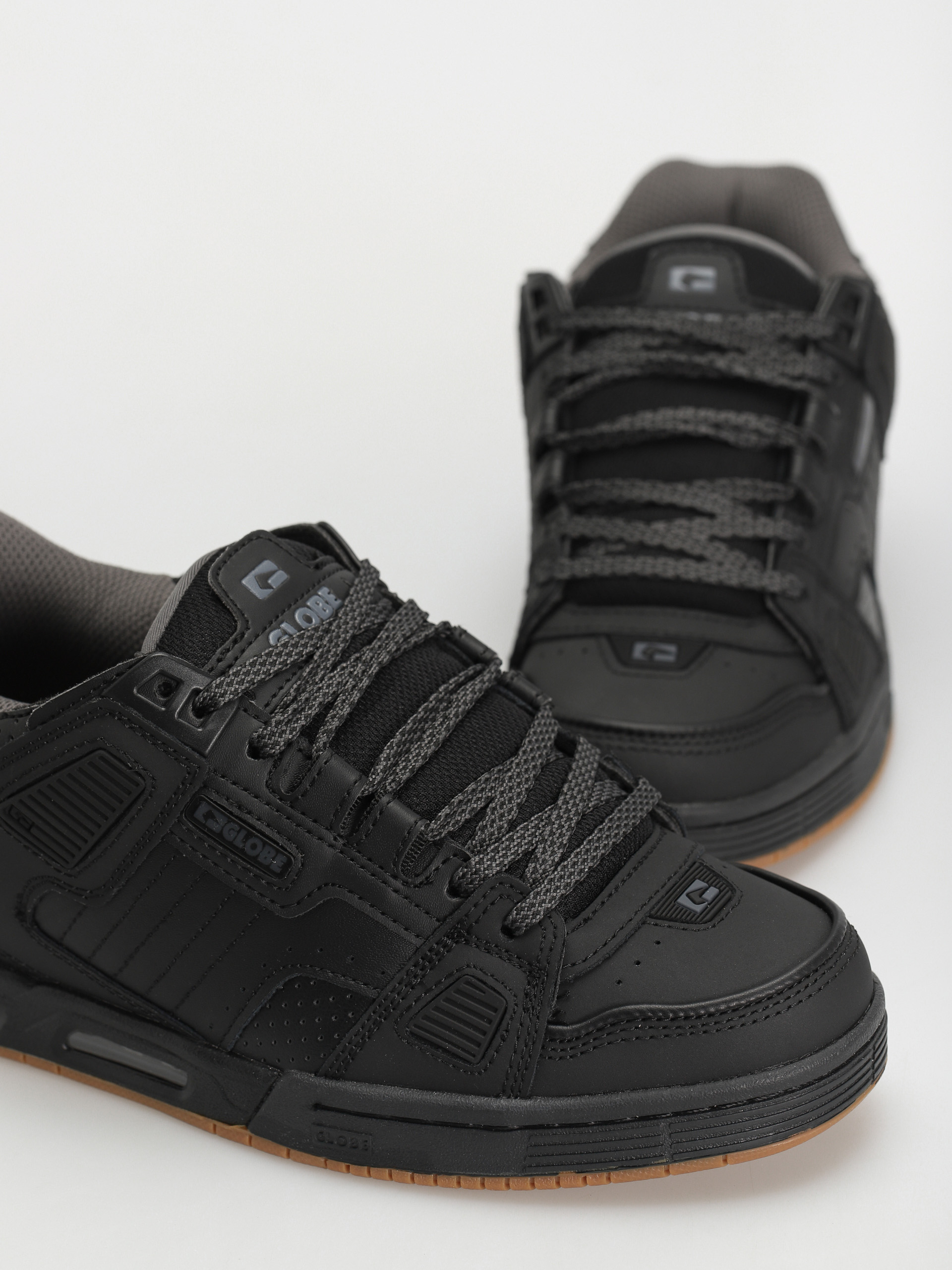 Boty Globe Sabre (dark shadow/phantom)