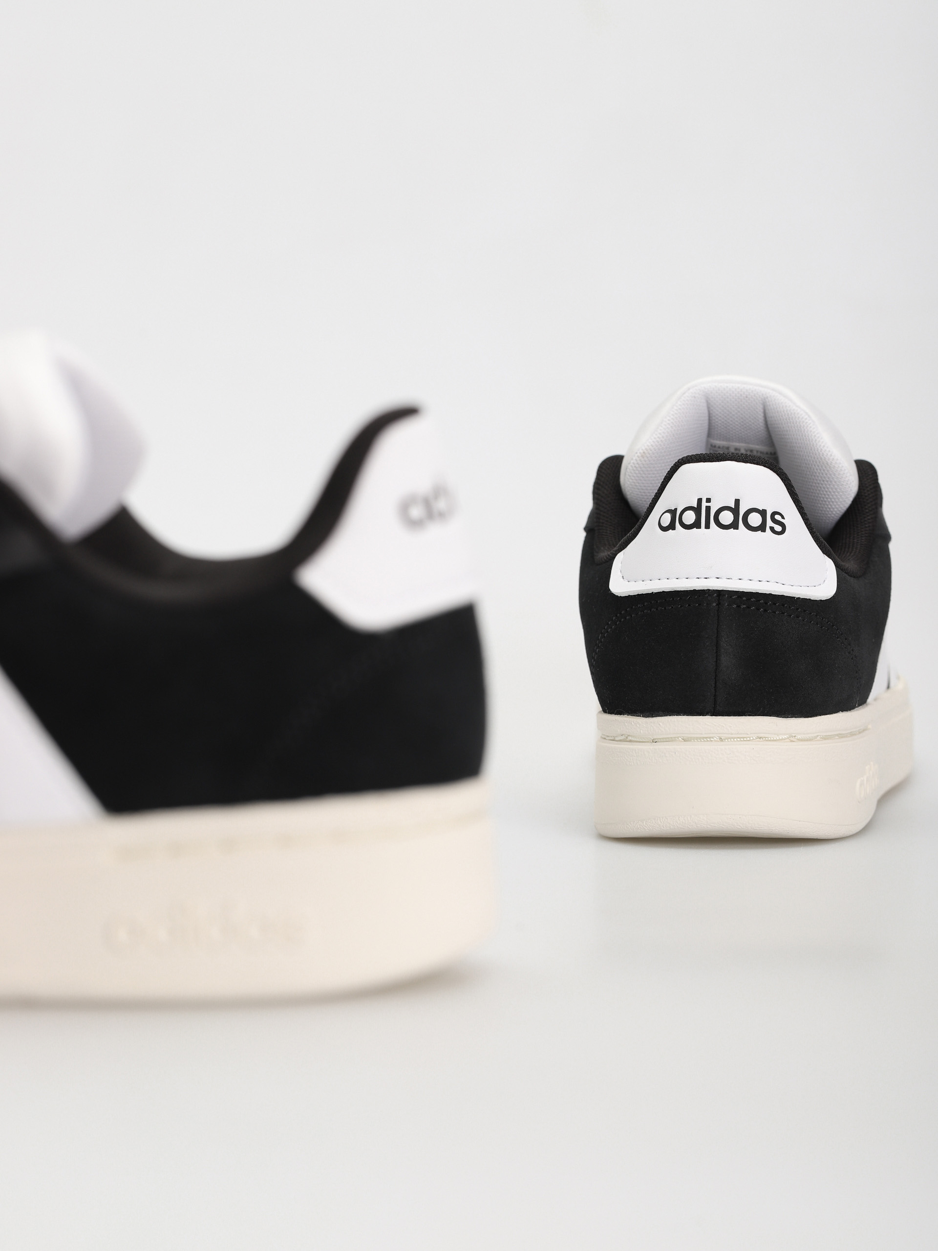 Boty adidas Grand Court Alpha 0 (cblack/ftwwht/owhite)