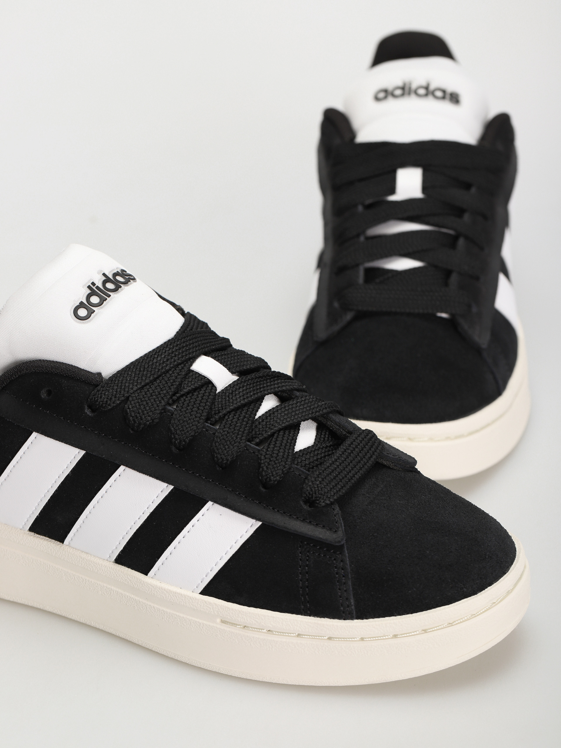 Boty adidas Grand Court Alpha 0 (cblack/ftwwht/owhite)