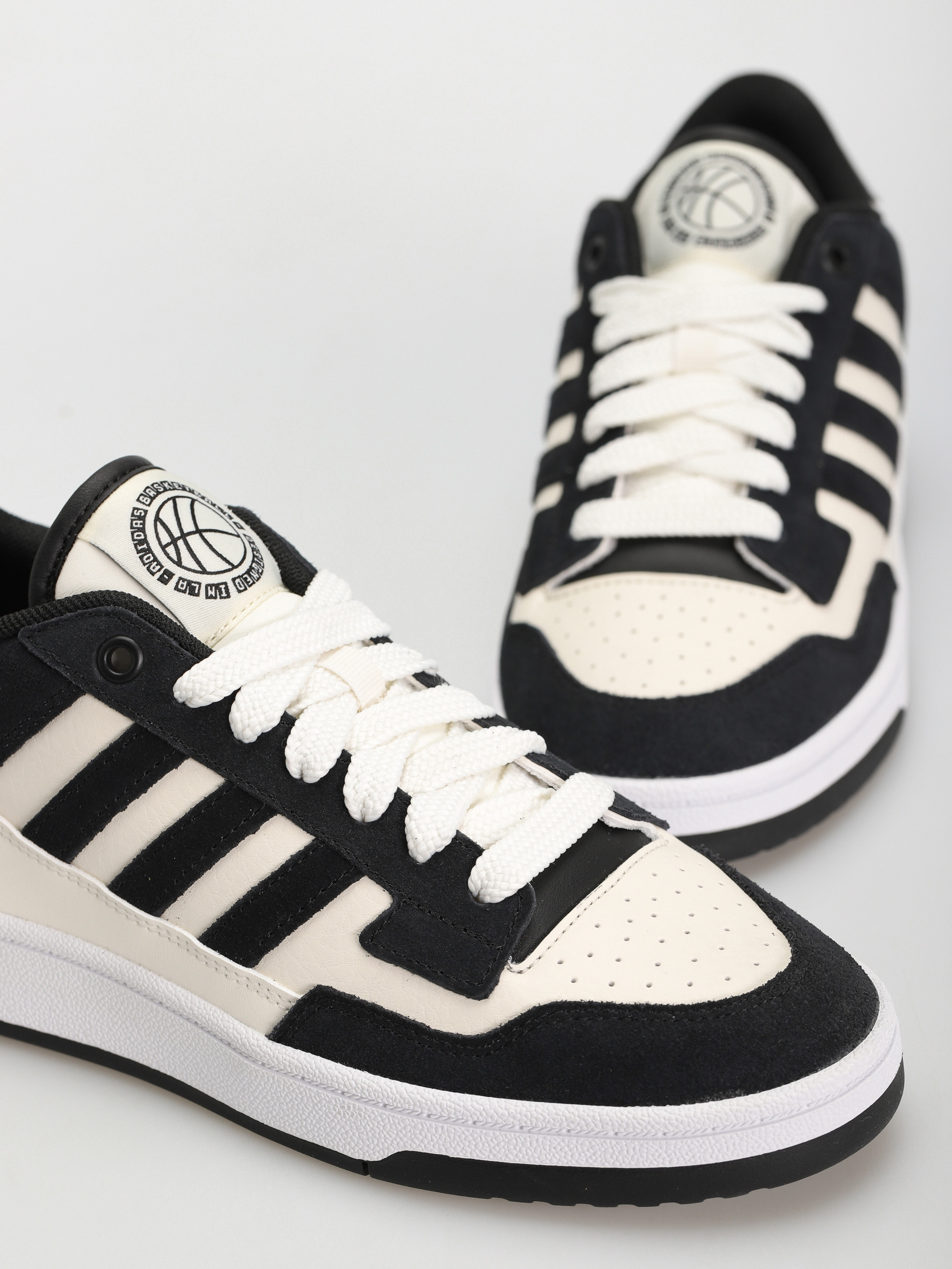 Boty adidas Rapid Court Low (cblack/clowhi/ftwwht)
